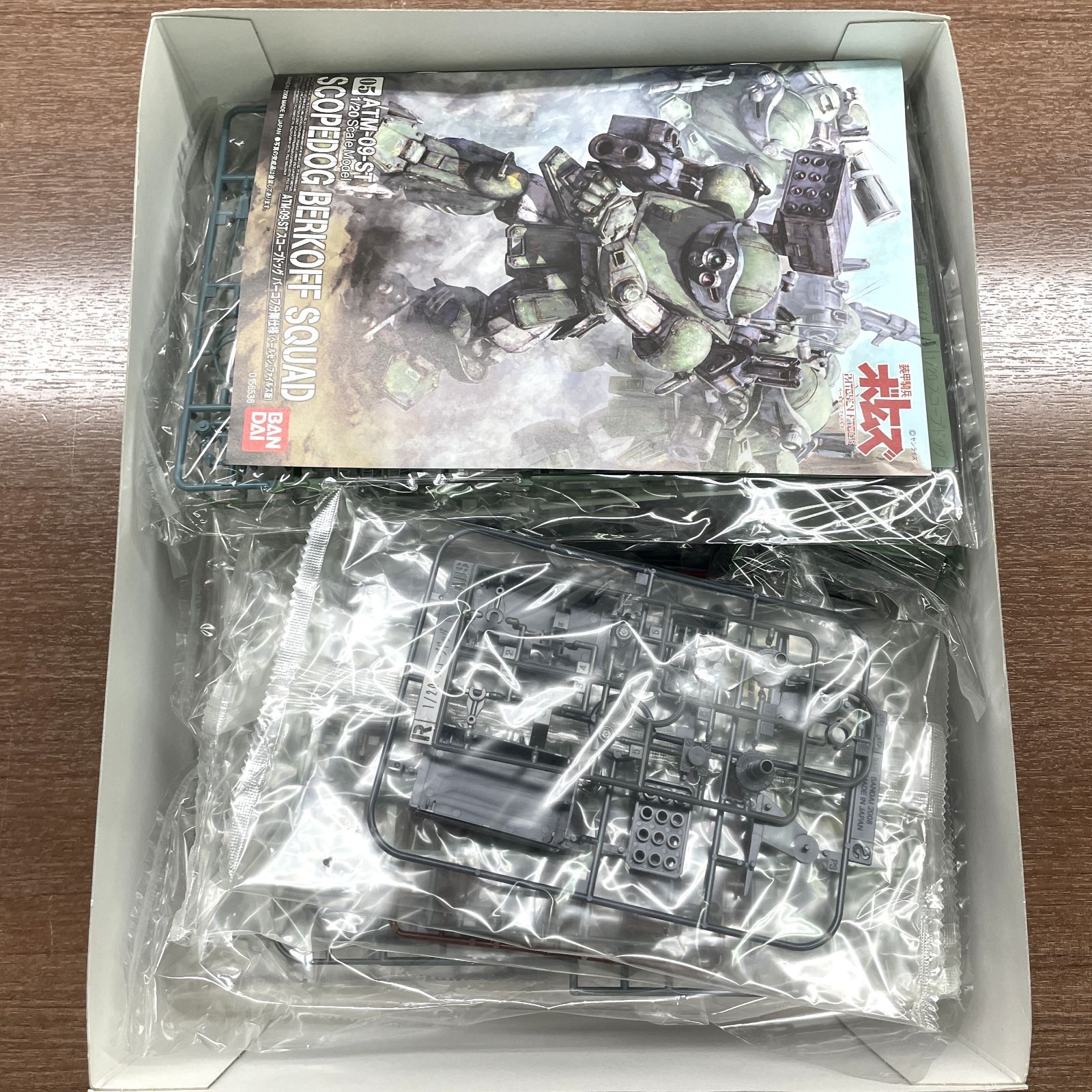 BANDAI/バンダイ 装甲騎兵ボトムズ 1/20 Scale Model ATM-09-ST
