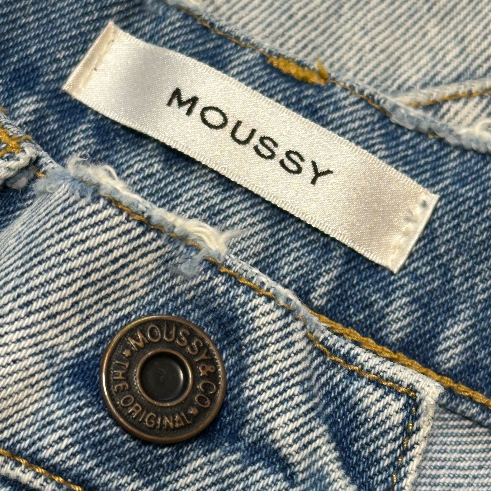 https://assets.mercari-shops-static.com/-/large/plain/2JXiU9gv97cYFZyn9KvGCN.jpg@jpg