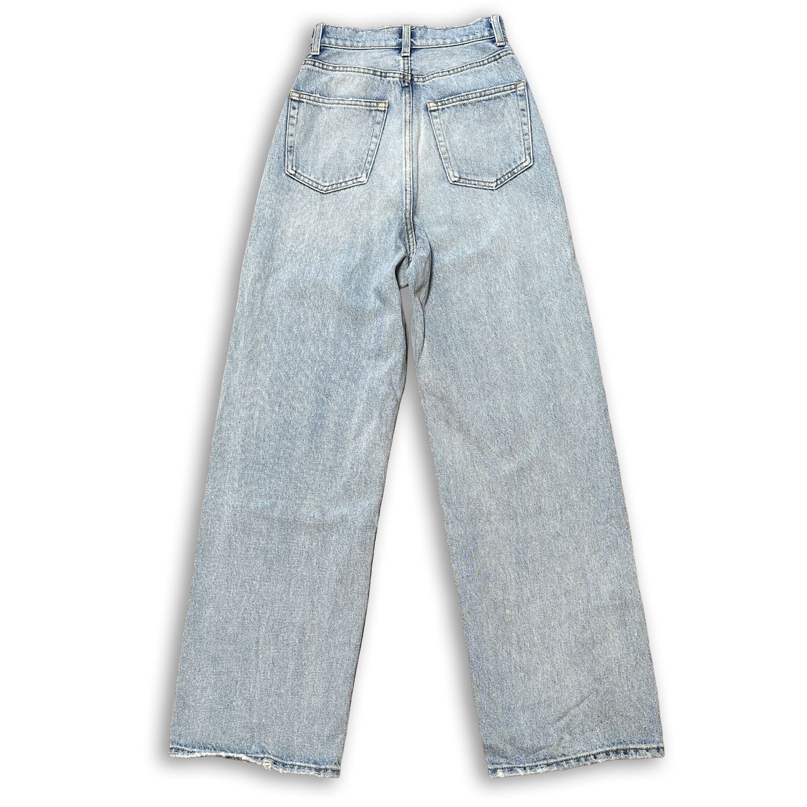 https://assets.mercari-shops-static.com/-/large/plain/2JXiU9h38yWc3UCBiBFH44.jpg@jpg