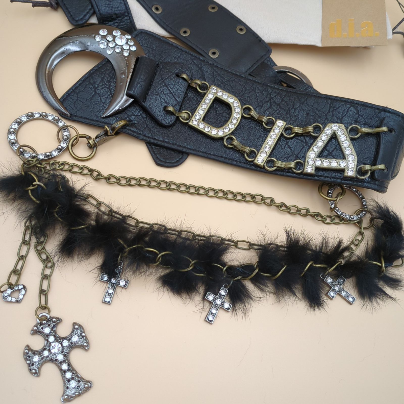 D29192】未使用品 d.i.a. ムーンバックルベルト ロゴチャームファー