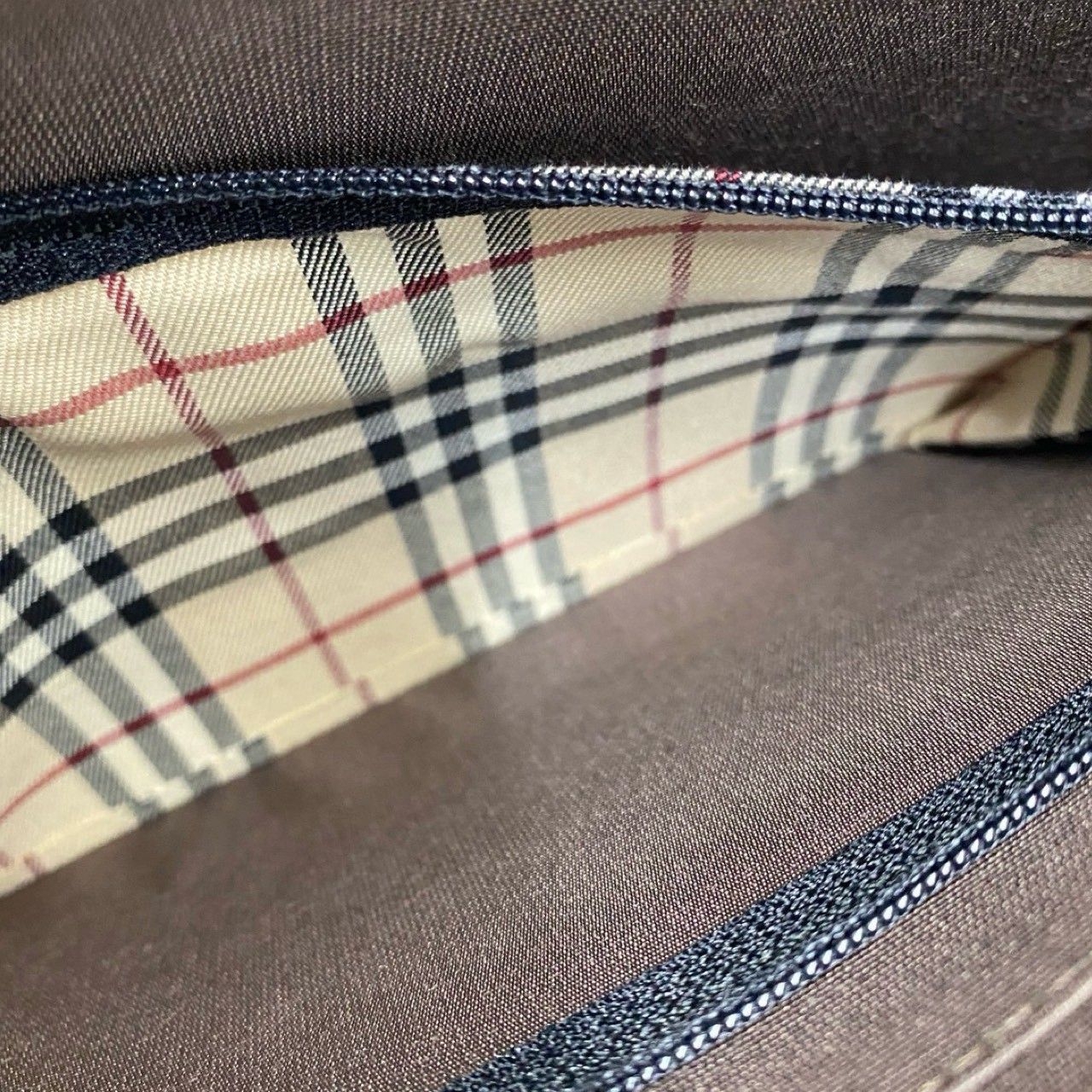 極 美品 BURBERRY バーバリー ロゴ 金具 ノバチェック 柄 レザー 本革