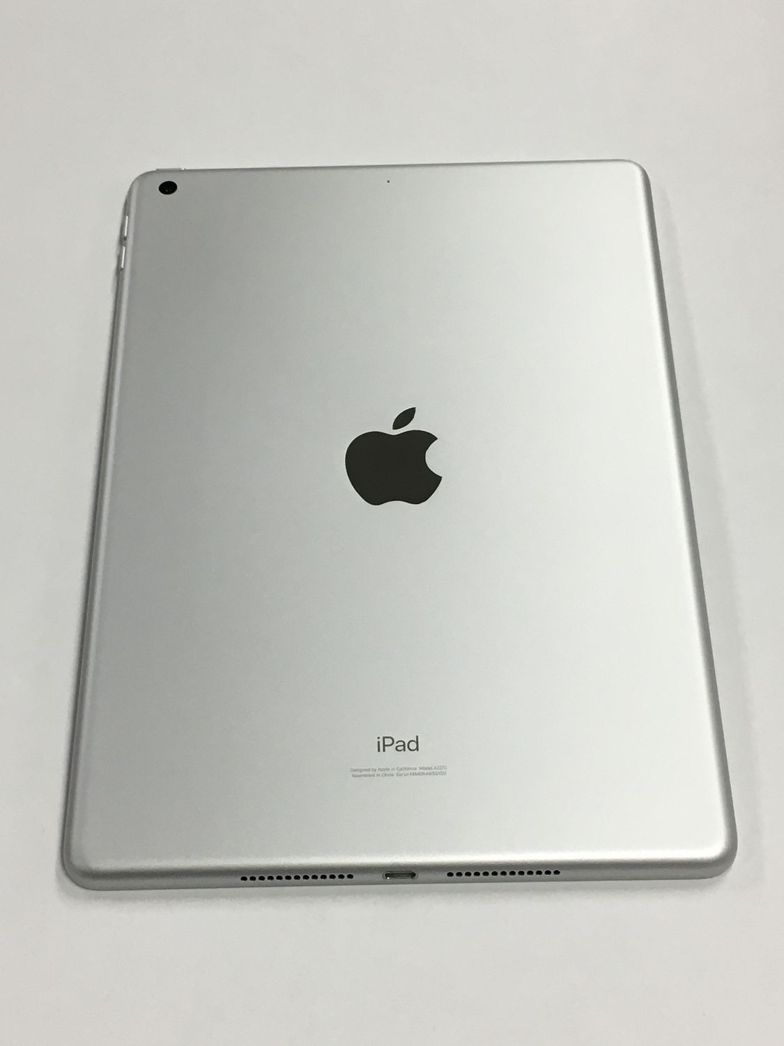 超美品 Apple iPad 第8世代 32GB WiFiモデル シルバー【動作確認・初期