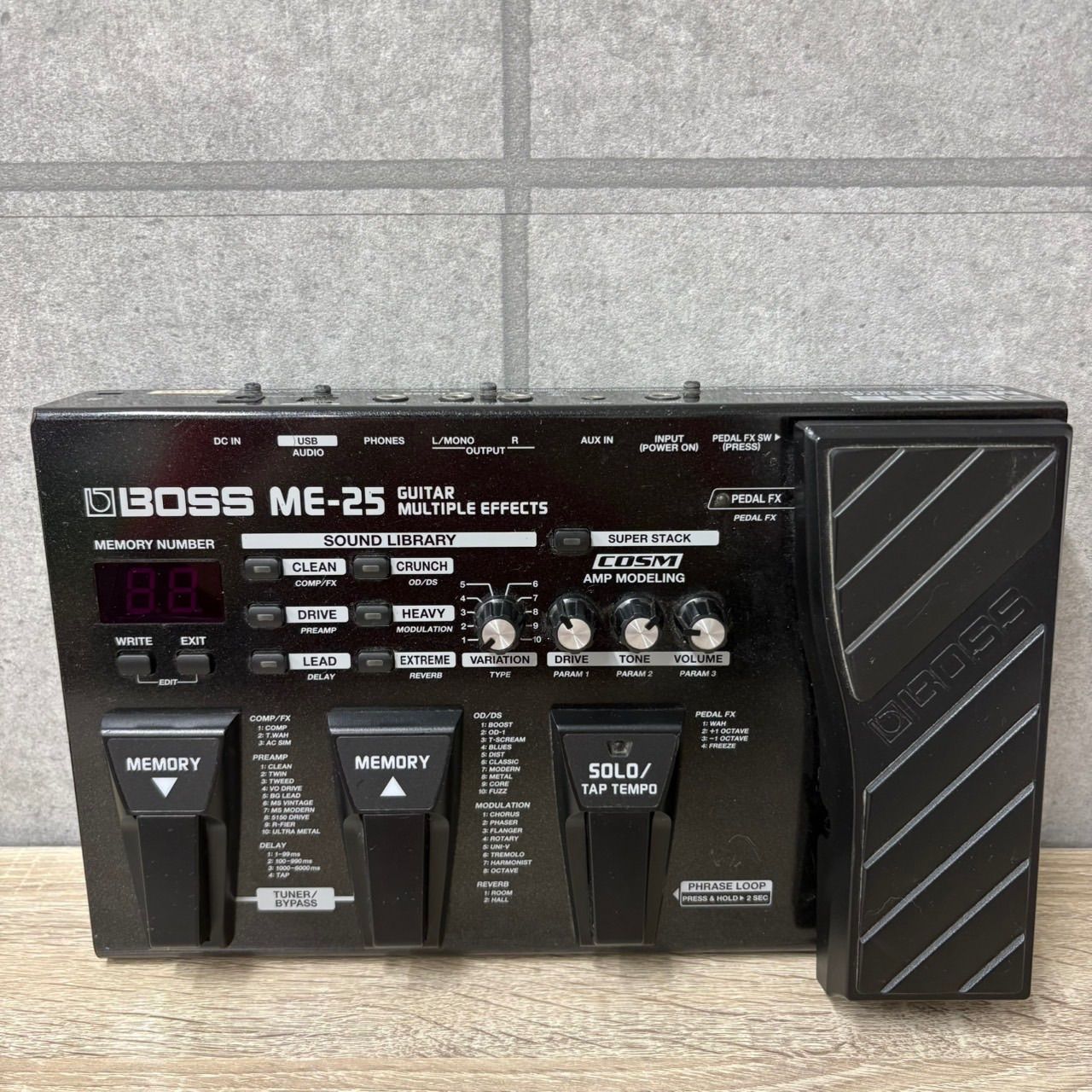 k*e様 BOSS ME-25 ギター用マルチエフェクター　ACアダプター付き BOSS ME-25 ギター マルチエフェクター COSM ACアダプター付き - メルカリ
