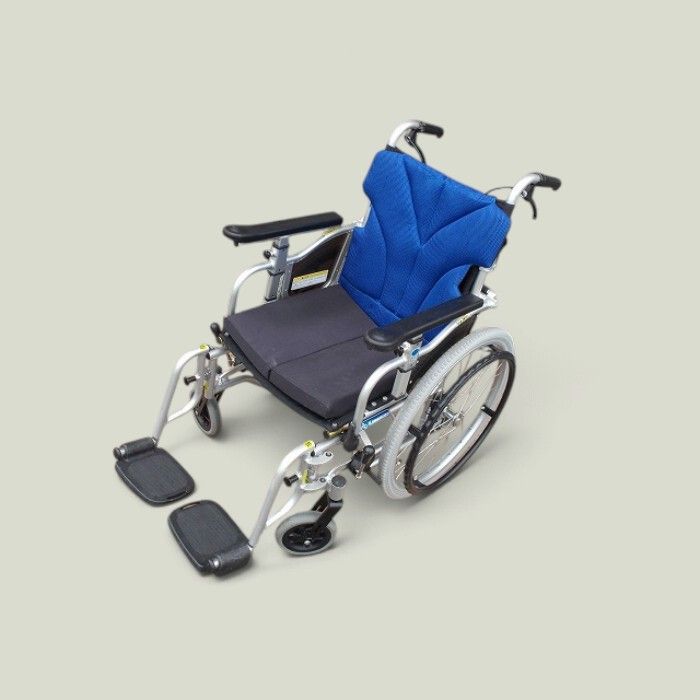 送料無料（一部地域を除く）カワムラサイクル 簡易モジュール車椅子
