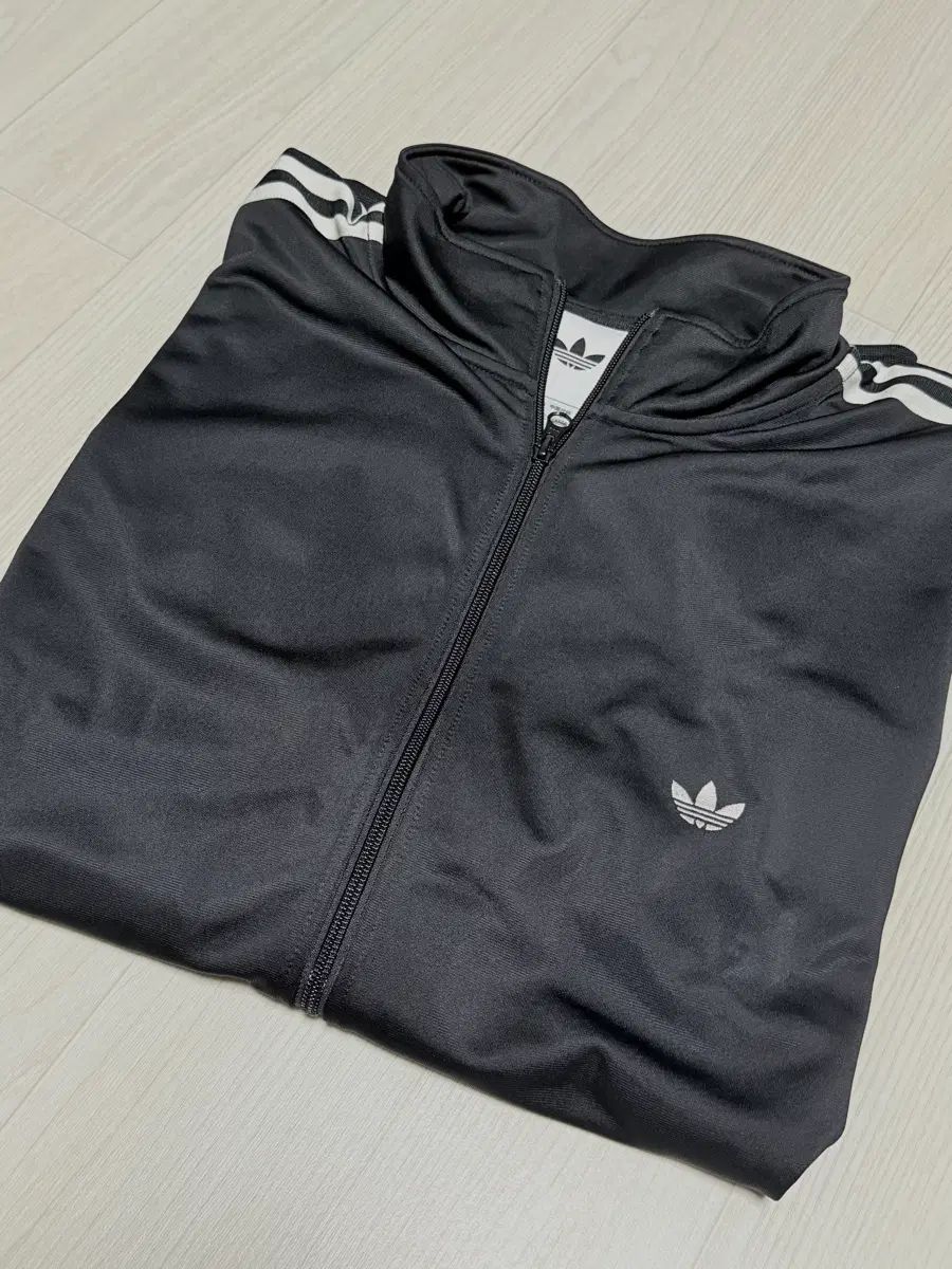 ADIDAS アディダス ジャージ トラックジャージ (クリームホワイト)