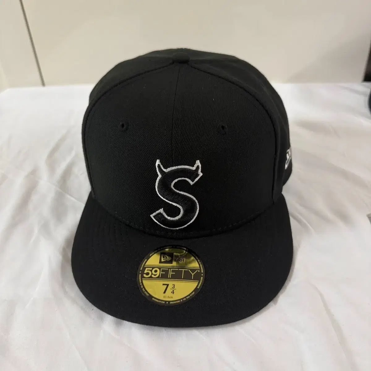 734 / 新品 シュプリーム S ロゴ NEW ERA ブラック - 22FW スナップバック