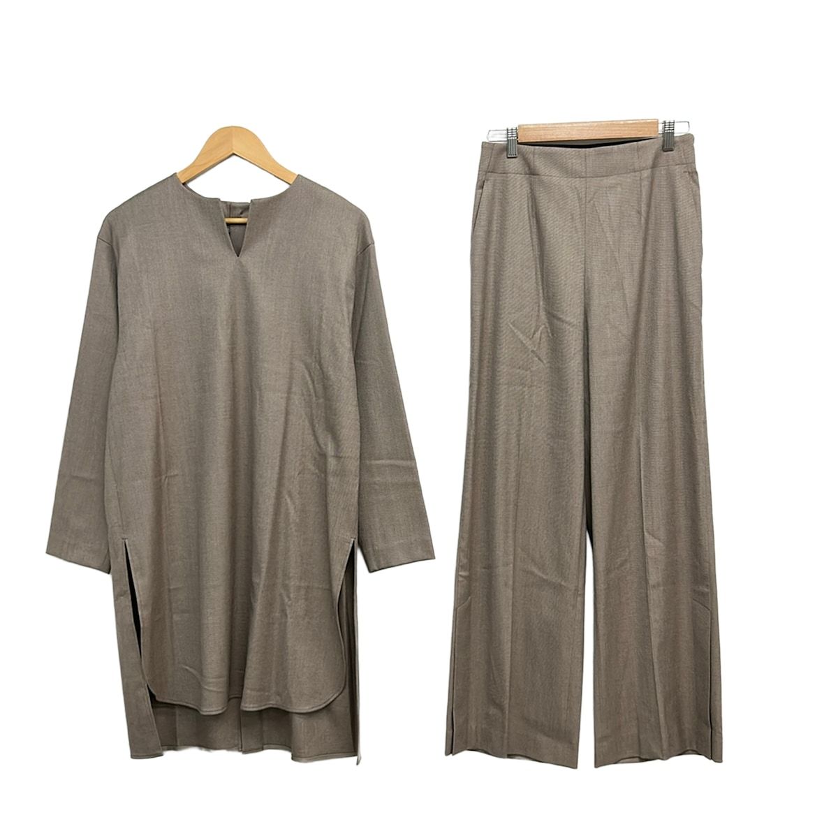 ADORE(アドーア) レディースパンツセットアップ レディース美品 ベージュ 13,338円