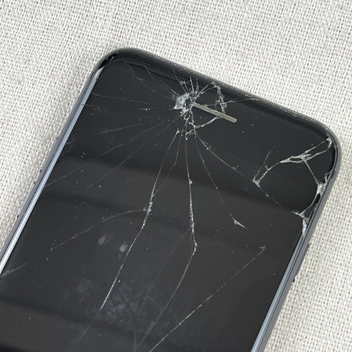 iPhone 8 64GB スペースグレイ ジャンク 画面割れ 利用制限○ ◇ジャンク品・本体のみ◇【SIMロック解除済】Apple iPhone 8（A1906