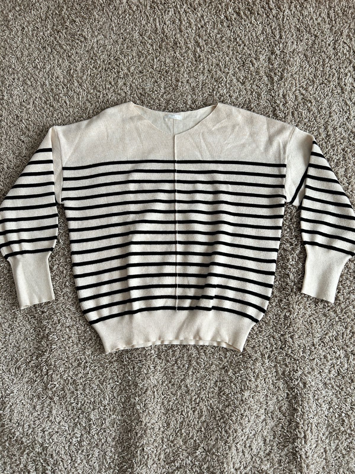 https://assets.mercari-shops-static.com/-/large/plain/2JXkcwvS9KrnoRinQmoogZ.jpg@jpg
