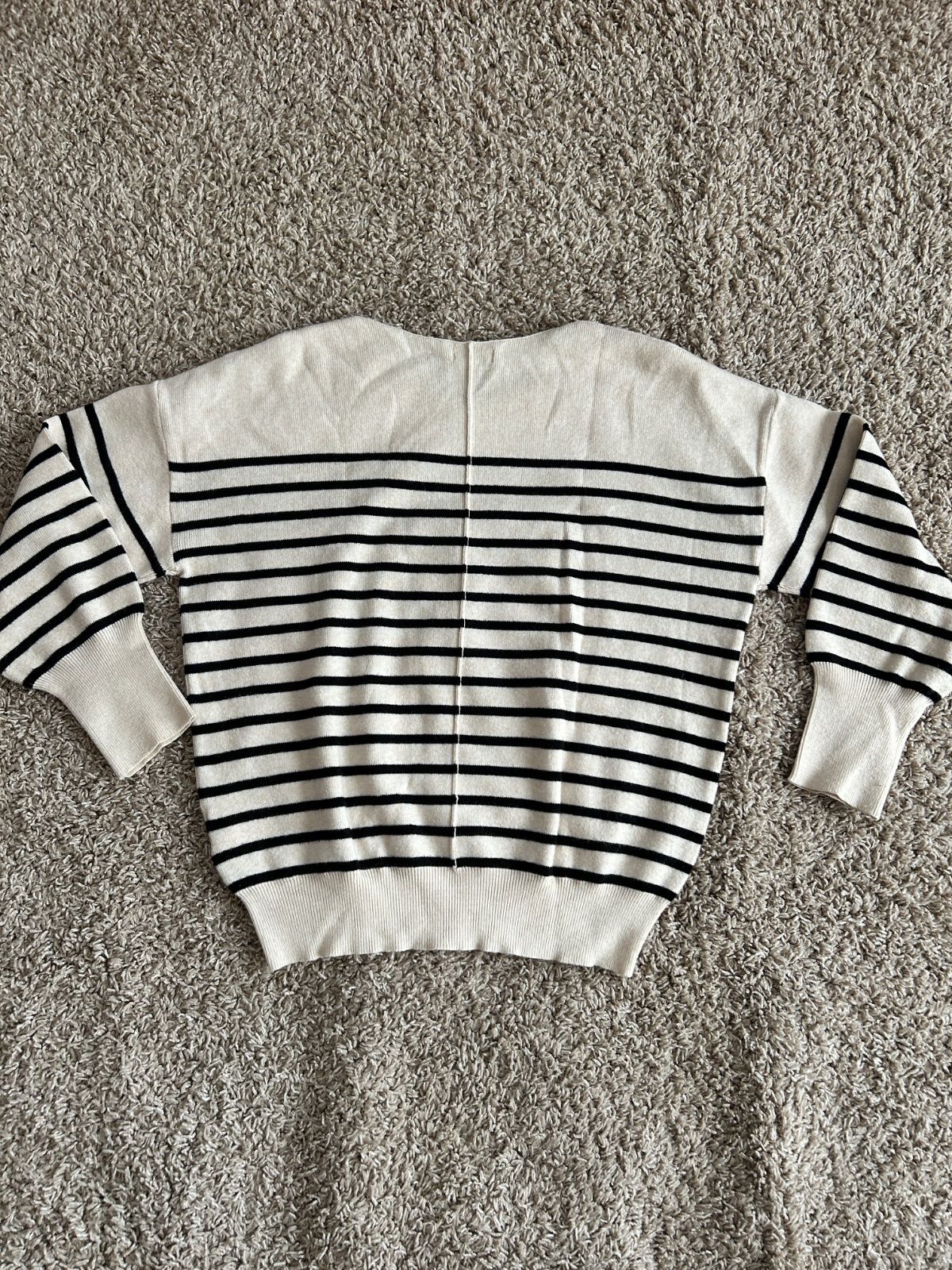 https://assets.mercari-shops-static.com/-/large/plain/2JXkcwzBfT884cgqcSXuNc.jpg@jpg