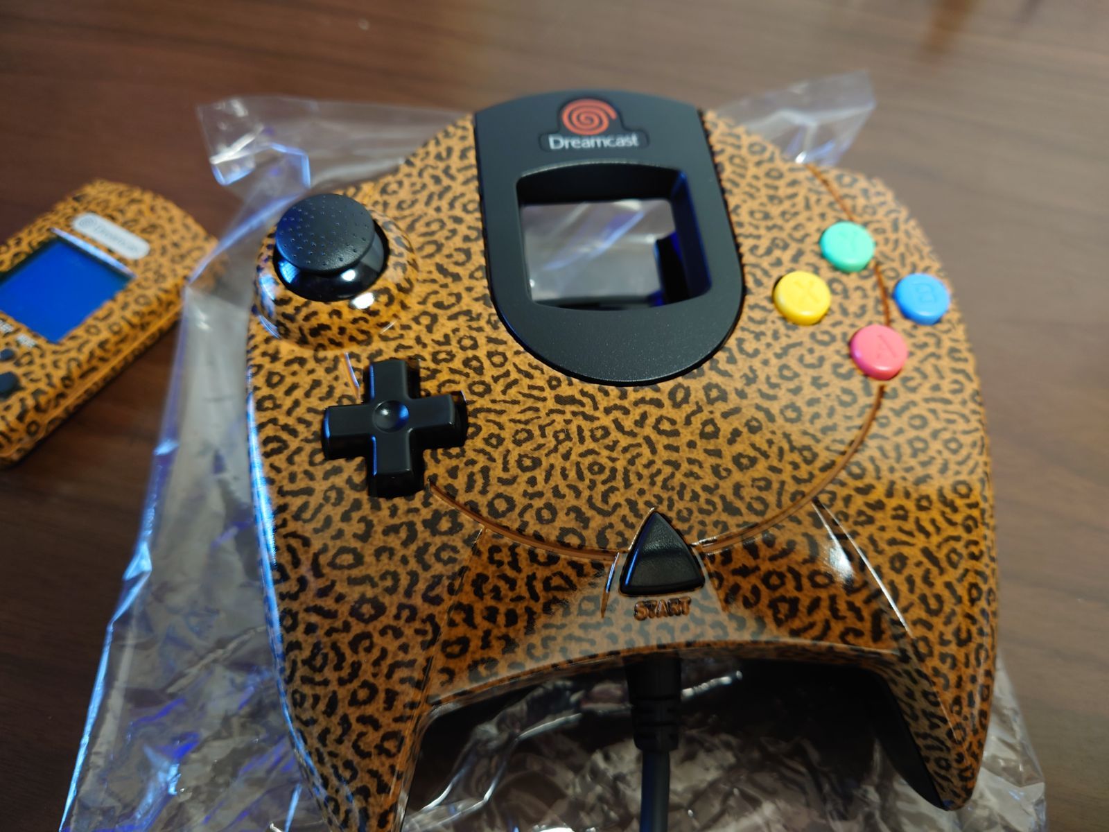 ドリームキャスト コントローラー 迷彩　メモリー付　非売品　新品　未使用　箱付 希少 新品未使用の為動作未確認 ドリームキャストコントローラー
