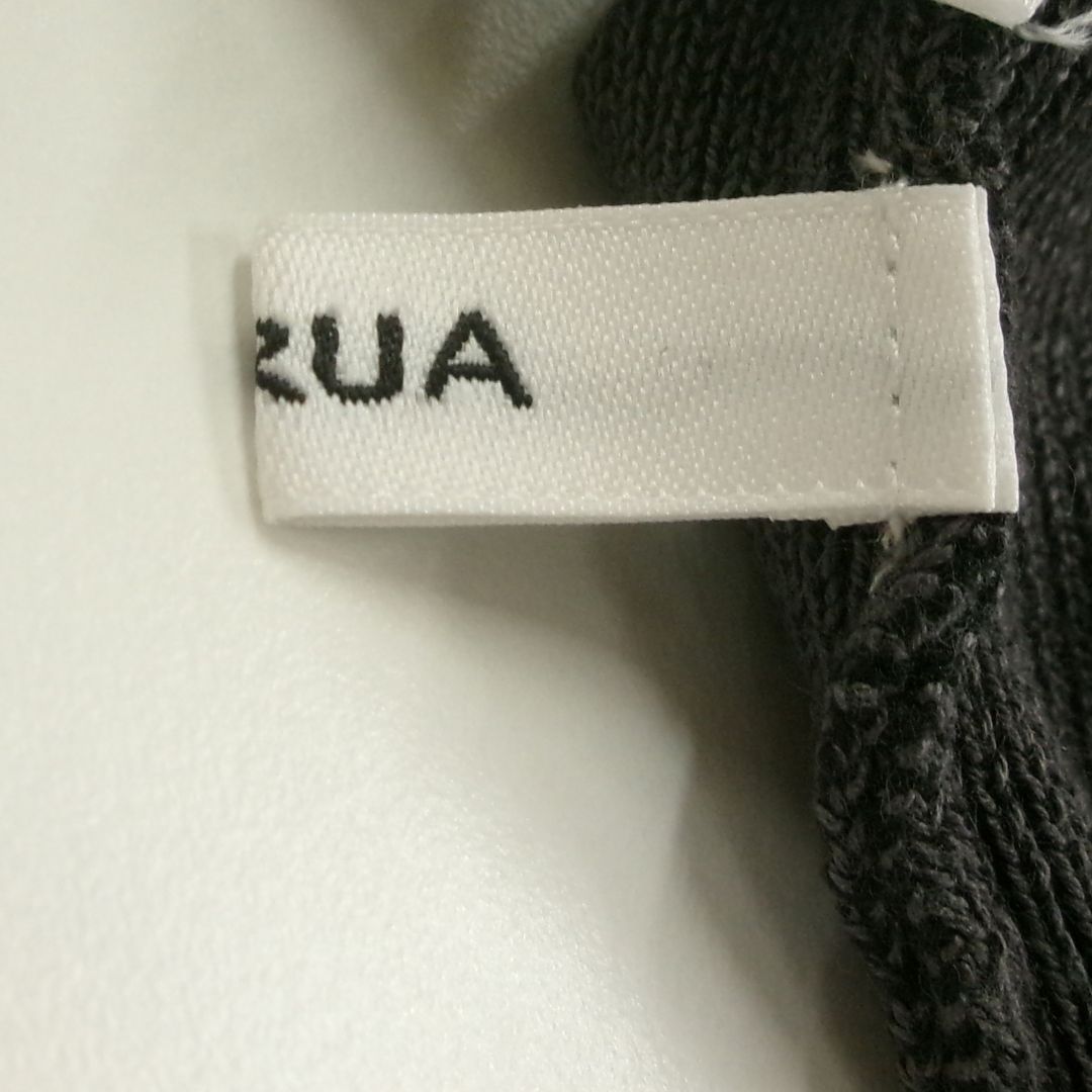 https://assets.mercari-shops-static.com/-/large/plain/2JXkrtMBQDaDMCa8msg9GU.jpg@jpg