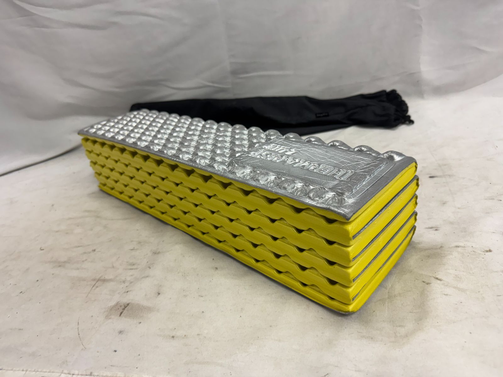東京)◇THERMAREST サーマレスト Zライト SOL S スモール ケース付き