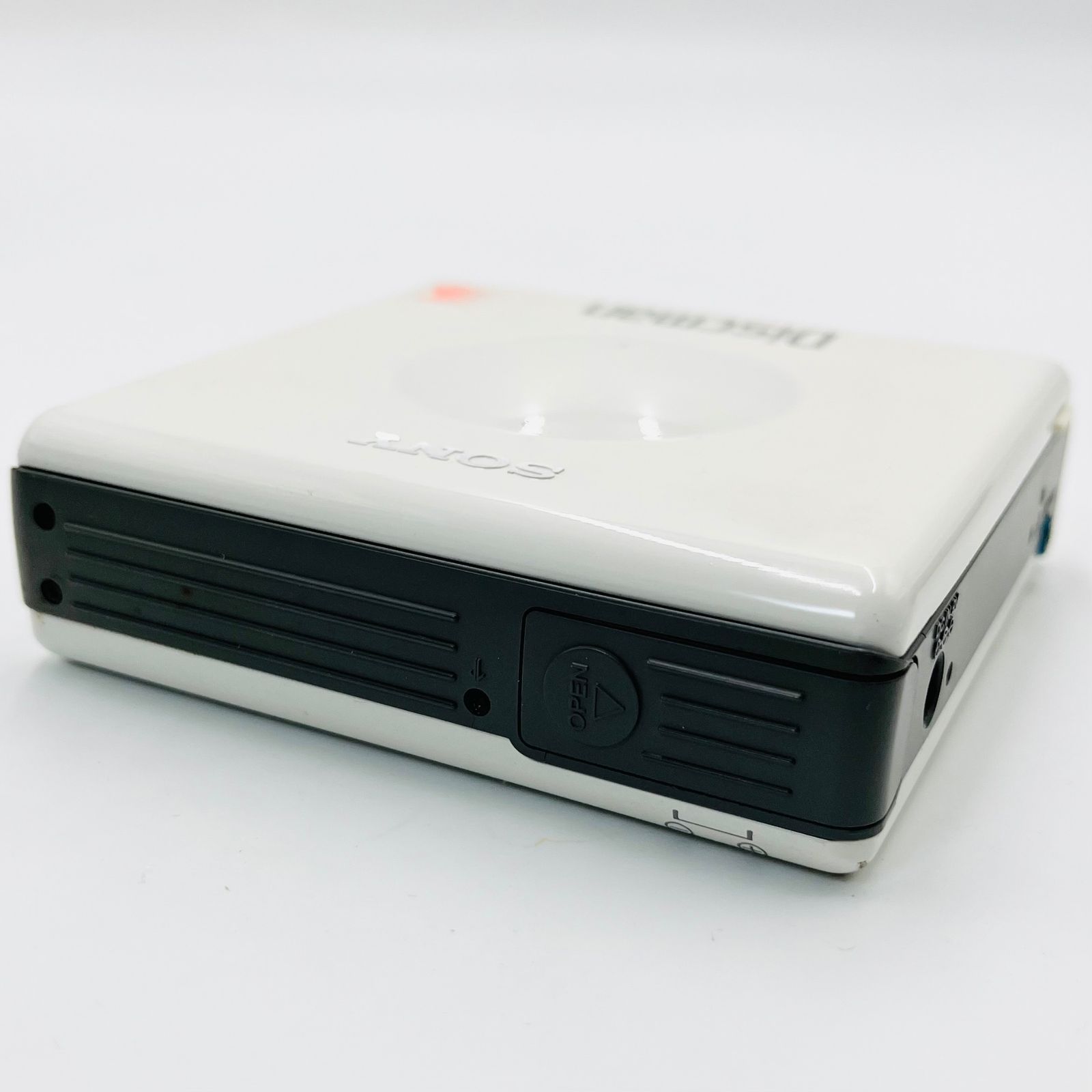 SONY D-82 ポータブルCDプレーヤー（ジャンク品） ジャンク品】SONY/Discman/D-82/8cmCD専用/ポータブルCDプレーヤー