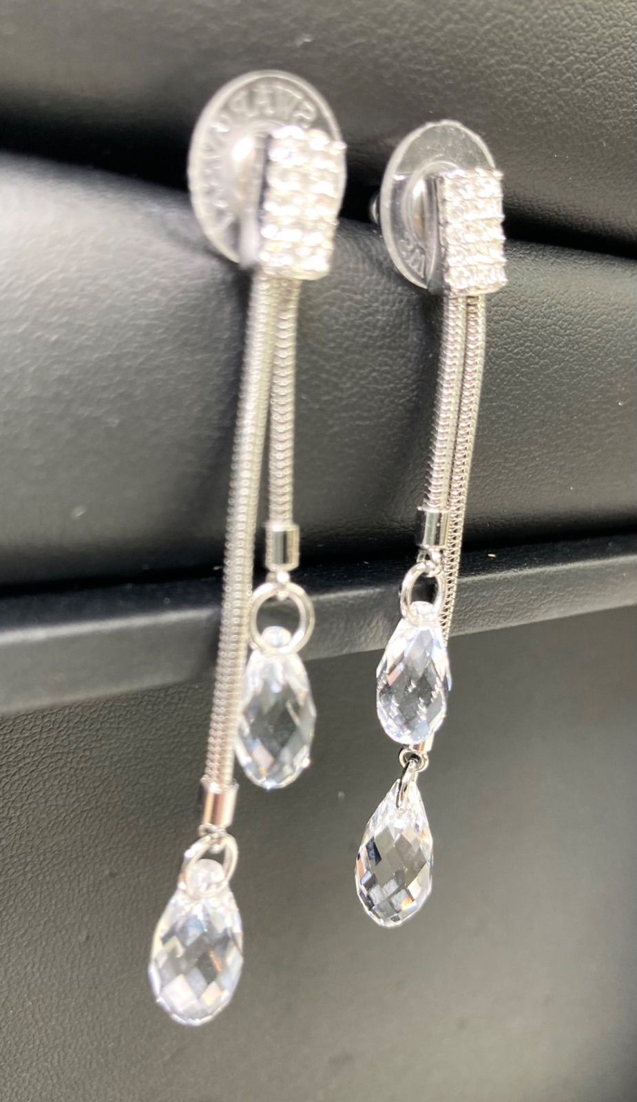 こっしー様　SWAROVSKI ドロップピアス クリスタル シルバーカラー SWAROVSKI スワロフスキー ピアス ドロップ クリスタル クリア 揺れる