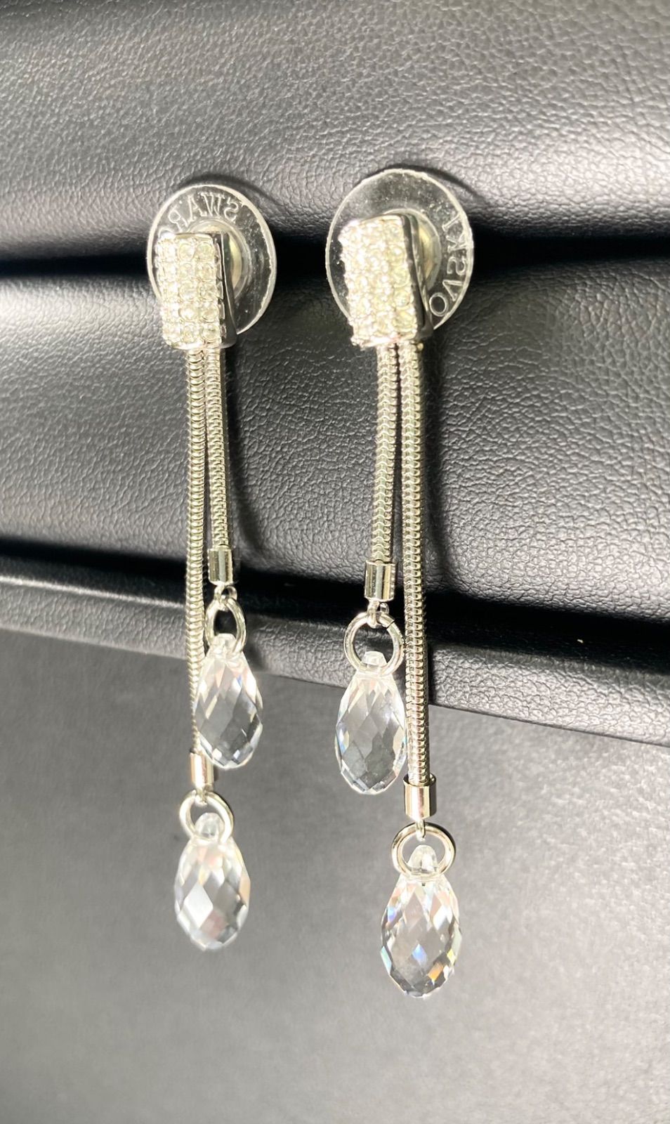 こっしー様　SWAROVSKI ドロップピアス クリスタル シルバーカラー SWAROVSKI スワロフスキー ピアス ドロップ クリスタル クリア 揺れる