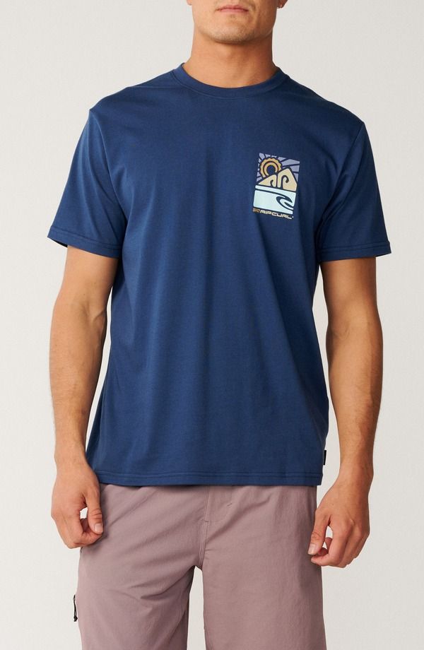 リップカール メンズ トップス Tシャツ グラフィック Rip Curl SSeries VaporCool Man Totem Relaxed Graphic TShirt LIGHT NAVY ネ