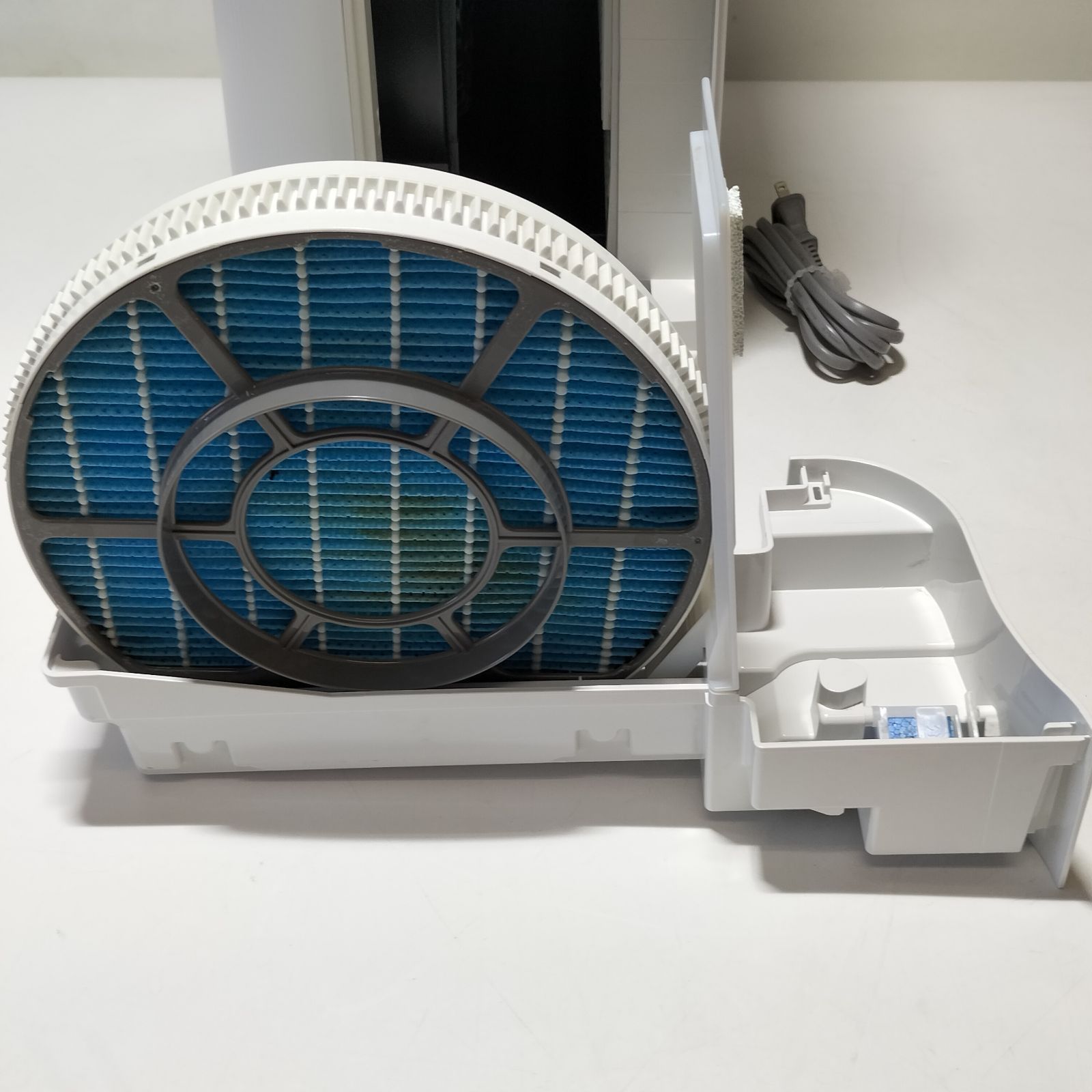 シャープ 加湿空気清浄機 KC-P50-W 2022年製 SHARP - メルカリ