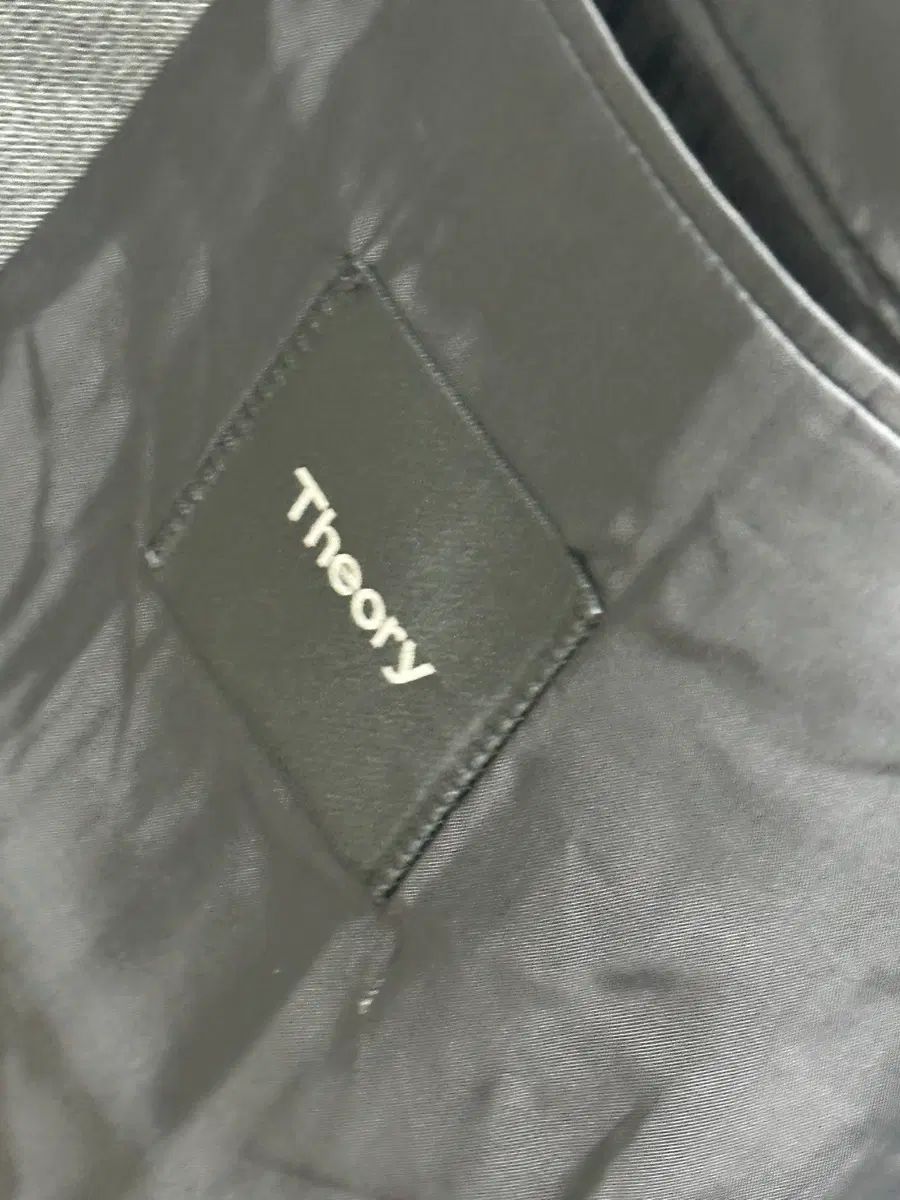 https://assets.mercari-shops-static.com/-/large/plain/2JXm9F7zipdWgtEDoxRWau.webp@jpg