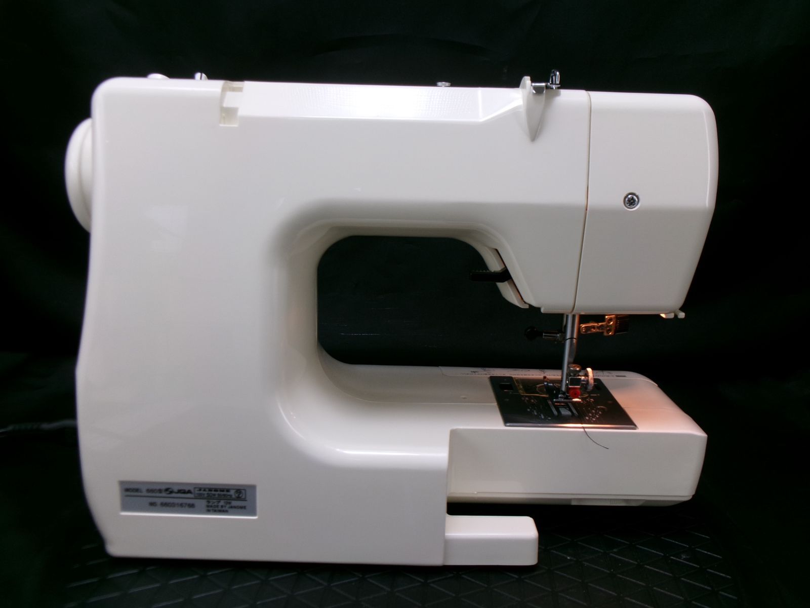 ジャノメコンパクトミシン JE2300 ☆美品☆ - メルカリ