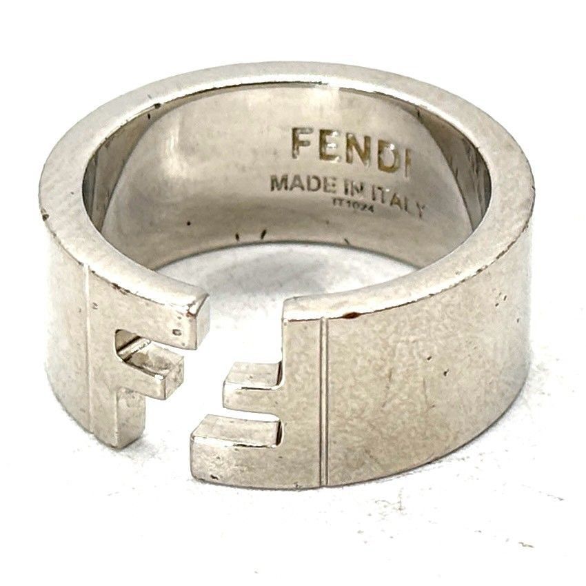 FENDI ズッカ柄 リング 指輪 双Fの鏡面が手元を統べる】 FENDI リング FFロゴ ズッカ柄 メタル 指輪
