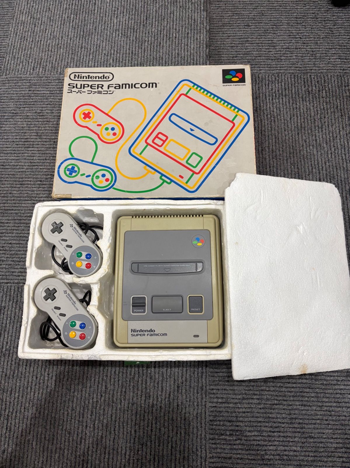 任天堂 スーパーファミコン 本体 箱付き 純正コントローラー2個 SFC