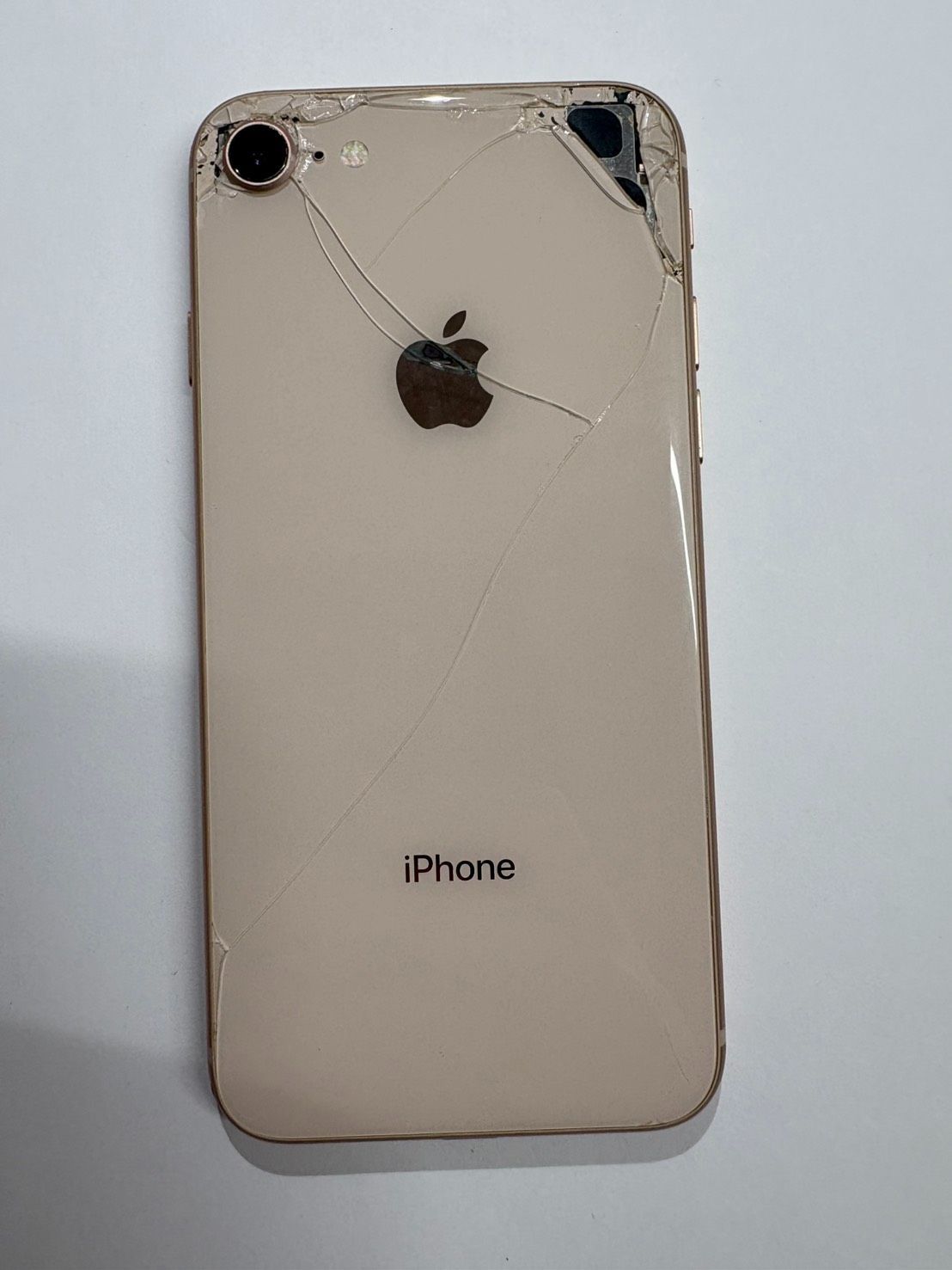 中古Apple iPhone8 64GB ゴールド iPhone8 64GB ゴールド 中古 - メルカリ