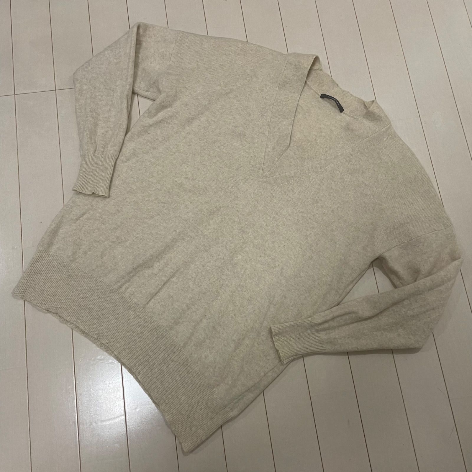 https://assets.mercari-shops-static.com/-/large/plain/2JXmNnwjKRWUtEZBqXYKyE.jpg@jpg