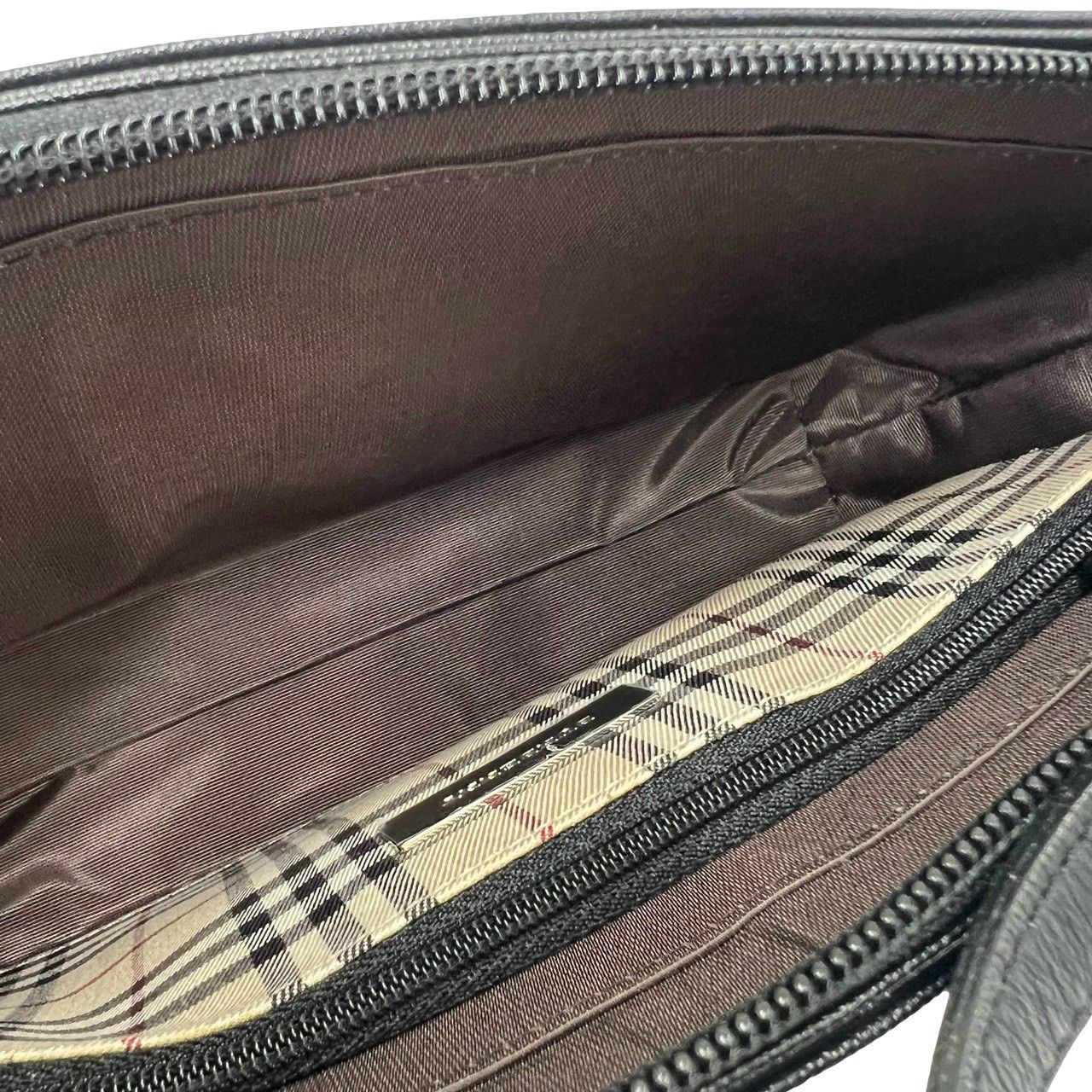 ほぼ未使用 箱 袋付き BURBERRY バーバリー ノバチェック 柄 ロゴ 金具