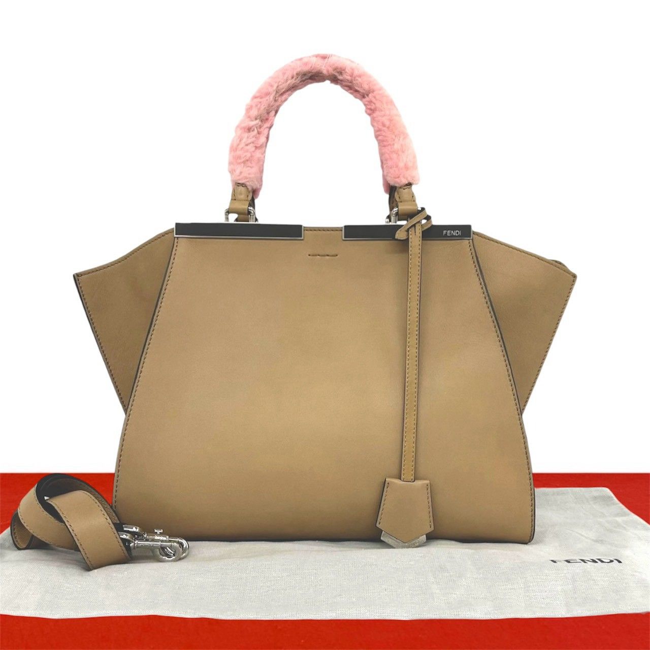 極 美品 保存袋付き FENDI フェンディ トロワジュール レザー 本革