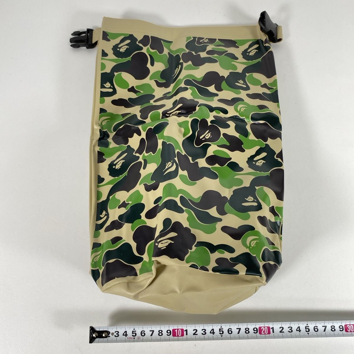 美品 A BATHING APE 迷彩柄 ドライバッグ/防水バッグ/スタッフバッグ
