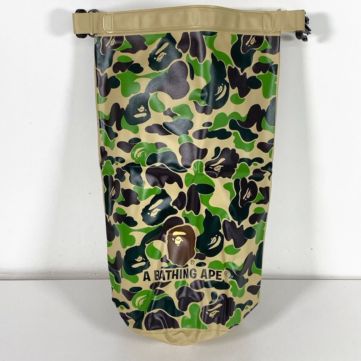美品 A BATHING APE 迷彩柄 ドライバッグ/防水バッグ/スタッフバッグ