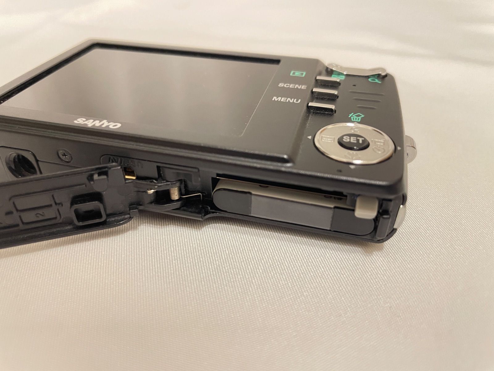 美品 SANYO サンヨー Xacti DSC-X1200 コンパクトデジタルカメラ
