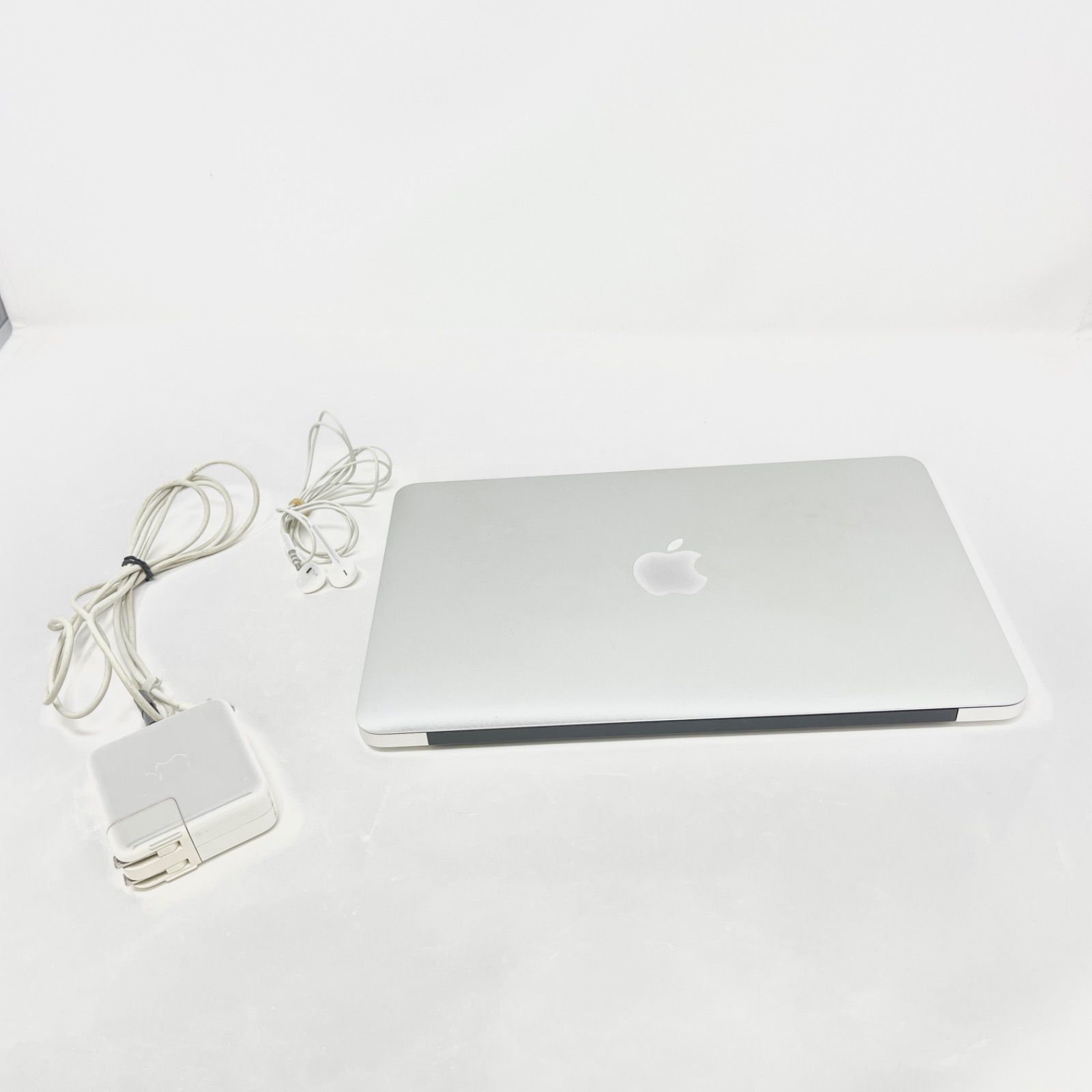 清掃済・超軽量11型】MacBook Air Mid 2013 / Big Sur / 動作良好
