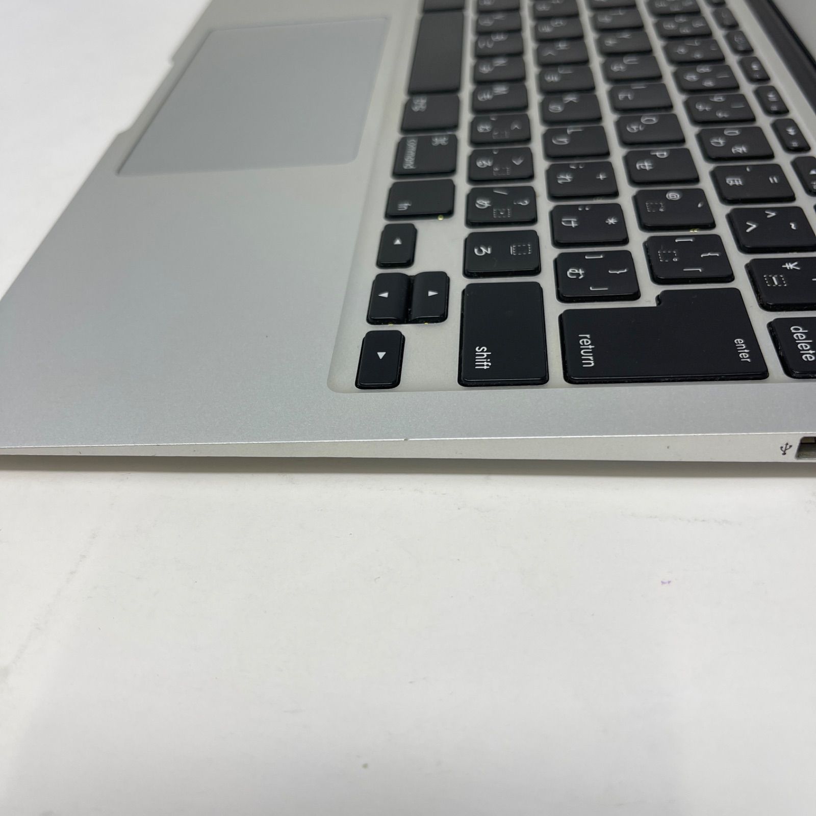 清掃済・超軽量11型】MacBook Air Mid 2013 / Big Sur / 動作良好