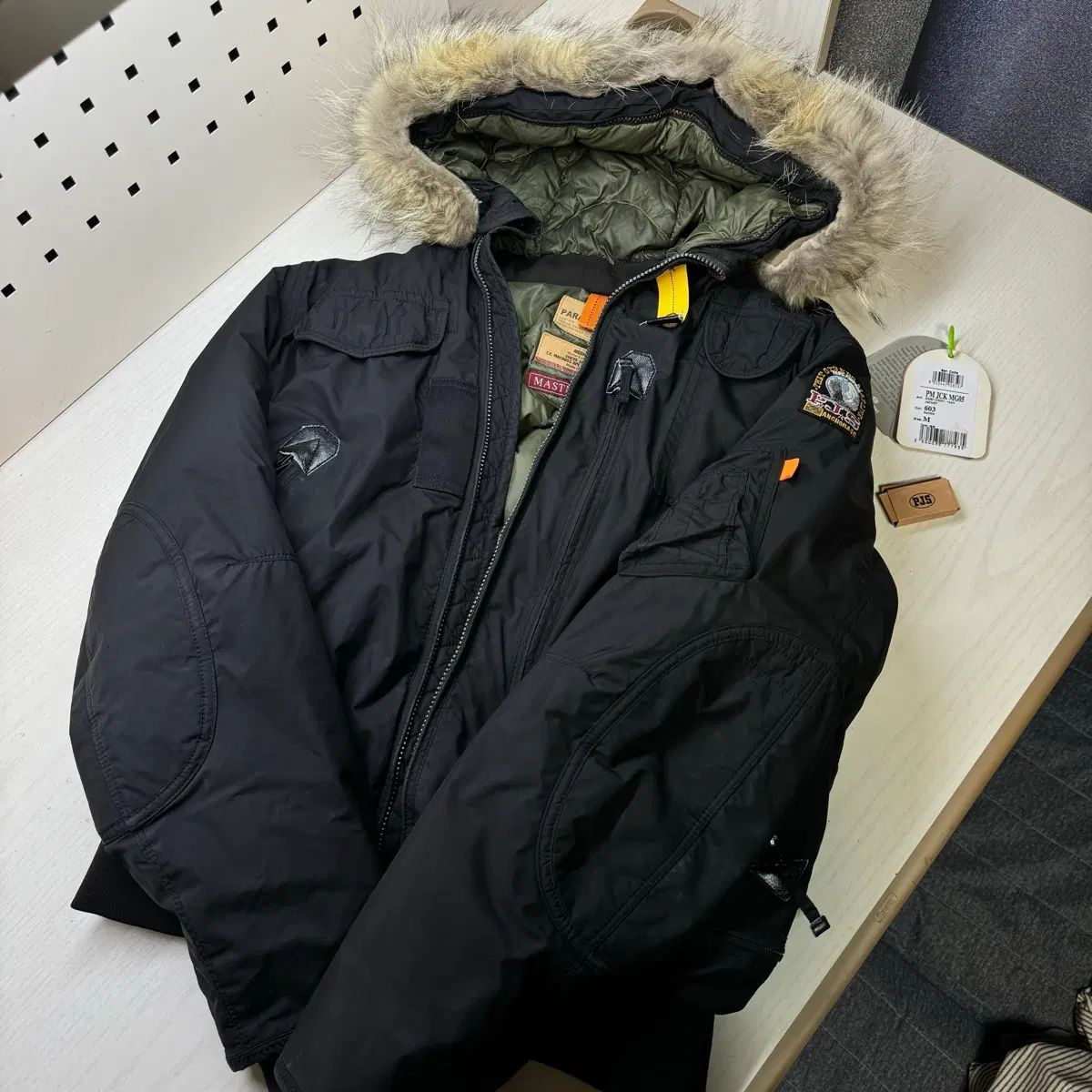 正規品 PARAJUMPERS パラジャンパーズ ライト ゴビ ダウン Mサイズ