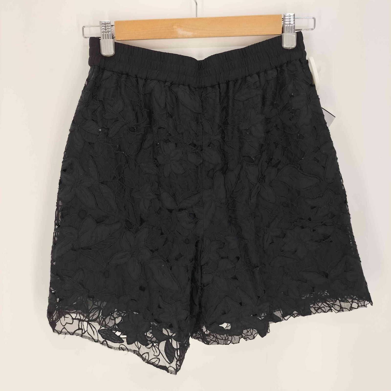 https://assets.mercari-shops-static.com/-/large/plain/2JXnuwfbPMiQVCY9naznYs.jpg@jpg