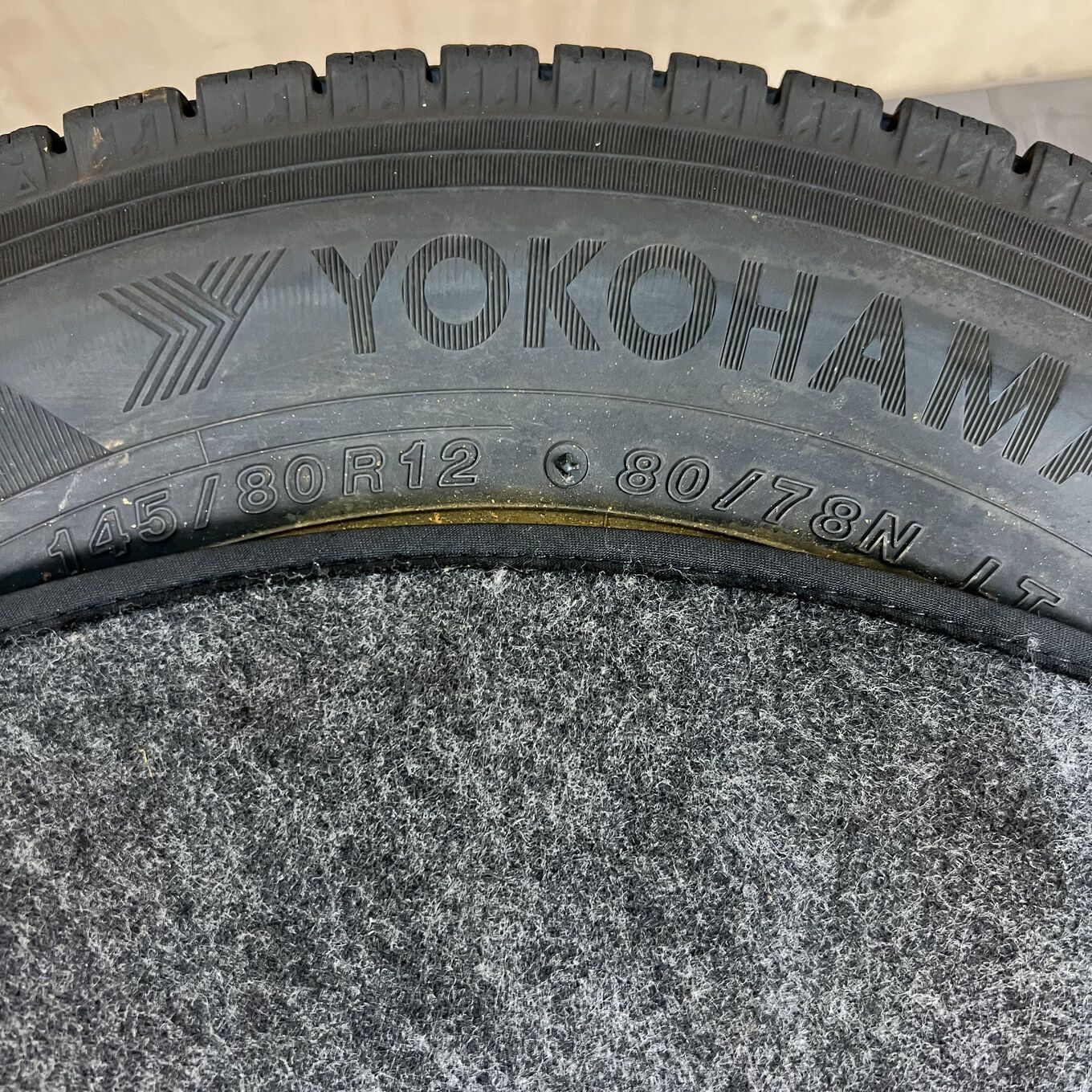セット]ORIGINAL STEEL 12インチ + YOKOHAMA スタッドレスタイヤ 145 