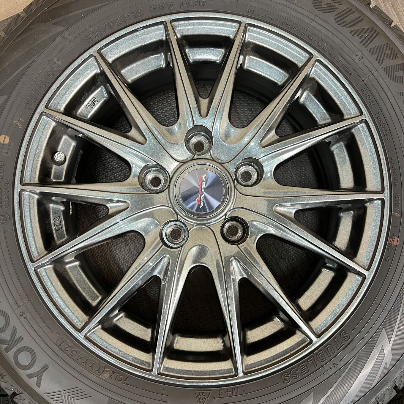 セット]WEDS 15インチ + YOKOHAMA スタッドレスタイヤ 185/65R15 4本