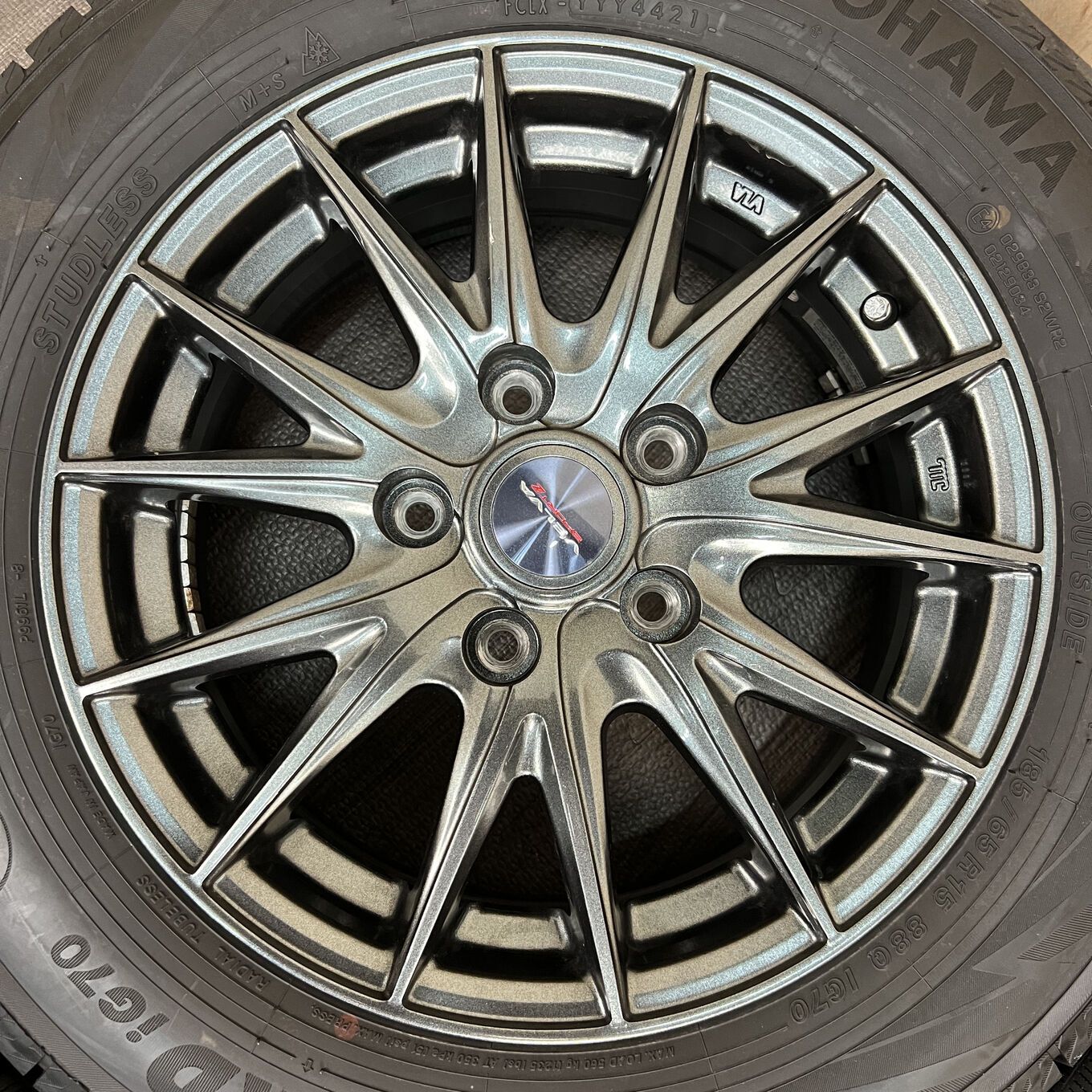 セット]WEDS 15インチ + YOKOHAMA スタッドレスタイヤ 185/65R15 4本