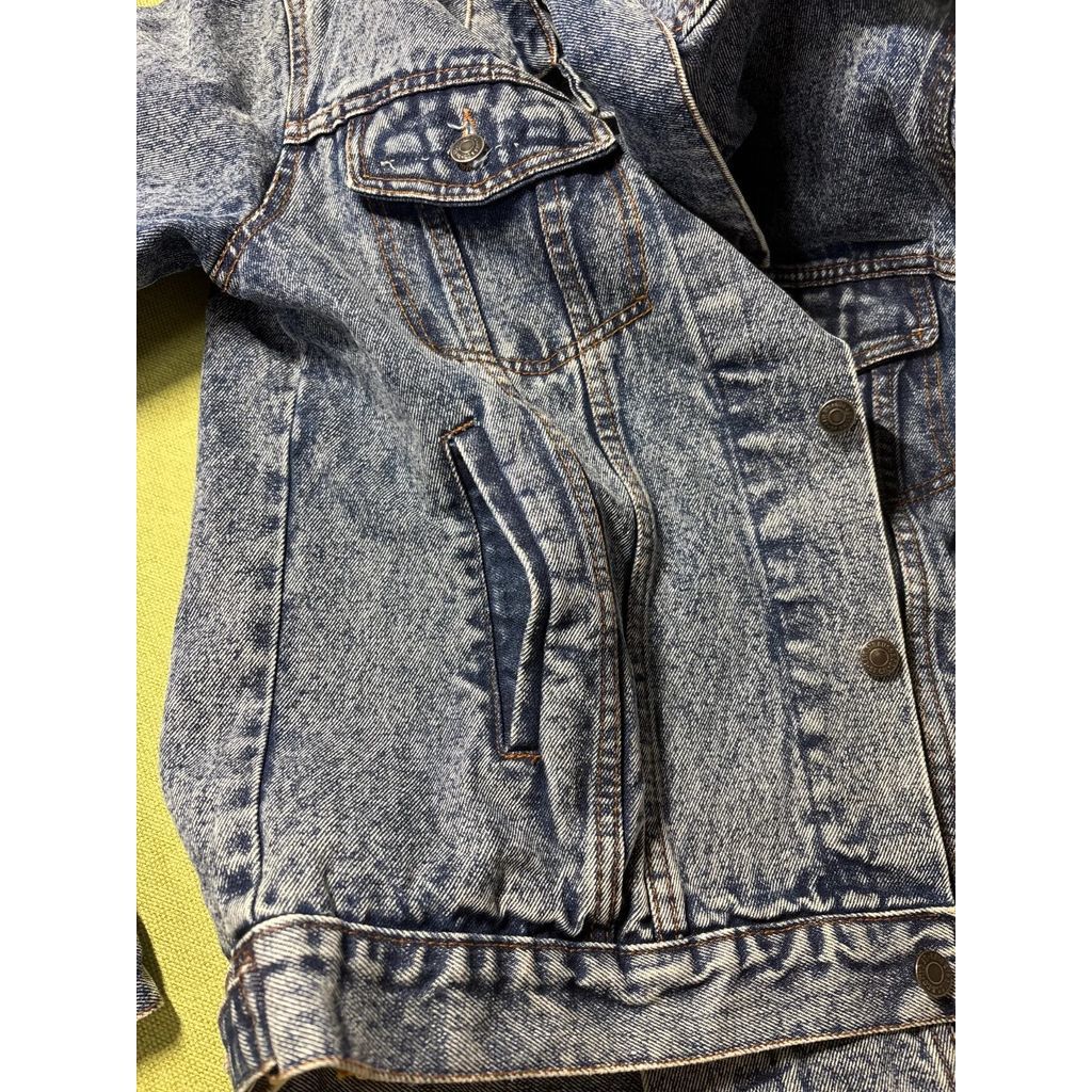 https://assets.mercari-shops-static.com/-/large/plain/2JXo3rvZVtUh3MGz2ziGiB.jpg@jpg