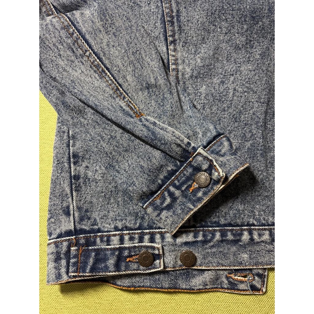 https://assets.mercari-shops-static.com/-/large/plain/2JXo3rvdvbwYqzyATBwUwk.jpg@jpg