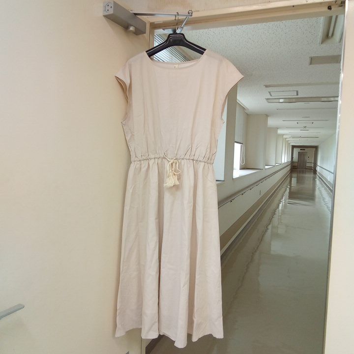https://assets.mercari-shops-static.com/-/large/plain/2JXo7RGGJipvsbVejrdPih.jpg@jpg