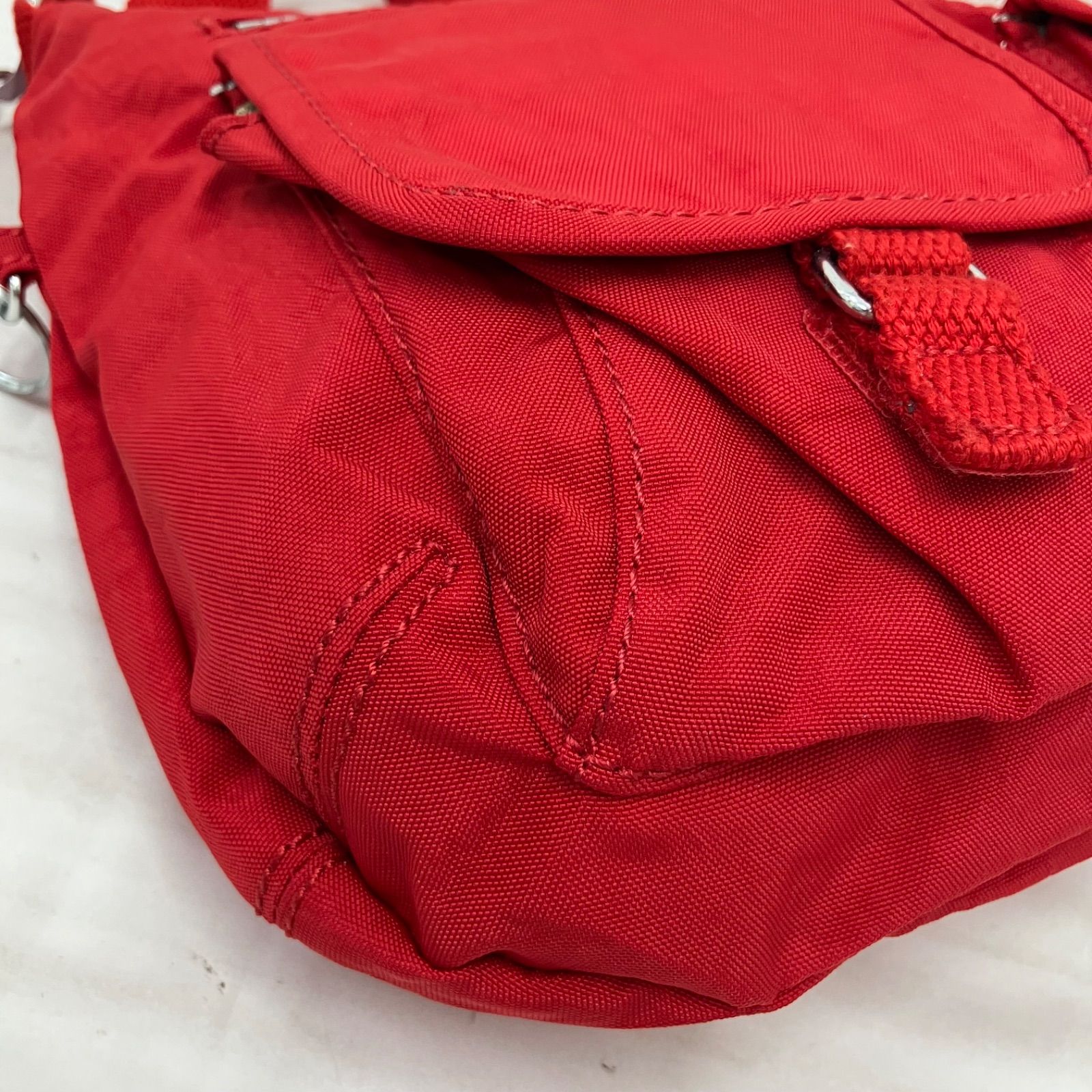 9711 KIPLING キプリング ショルダーバッグ 斜め掛け 紐調節可能 