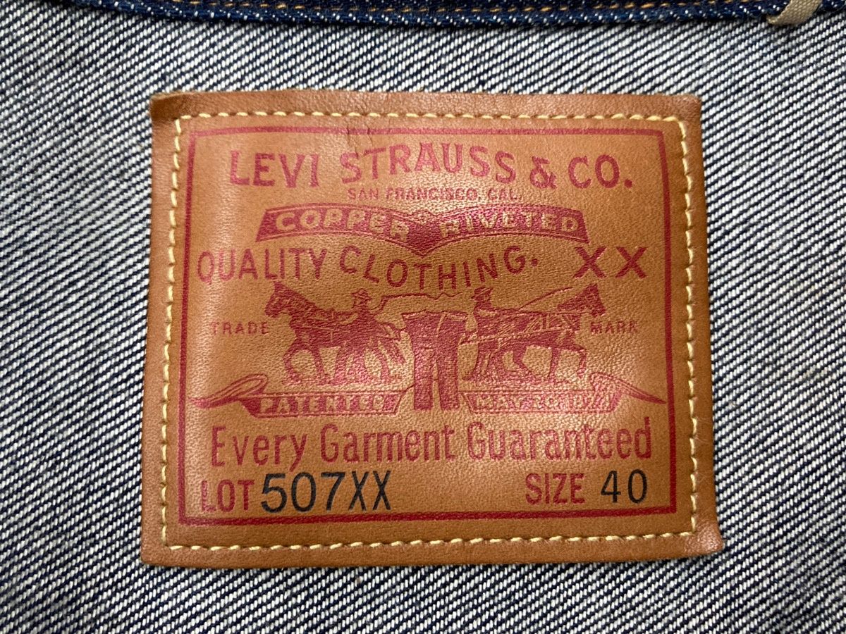 https://assets.mercari-shops-static.com/-/large/plain/2JXoMTXG3a2Bf3ajrqeRGq.jpg@jpg