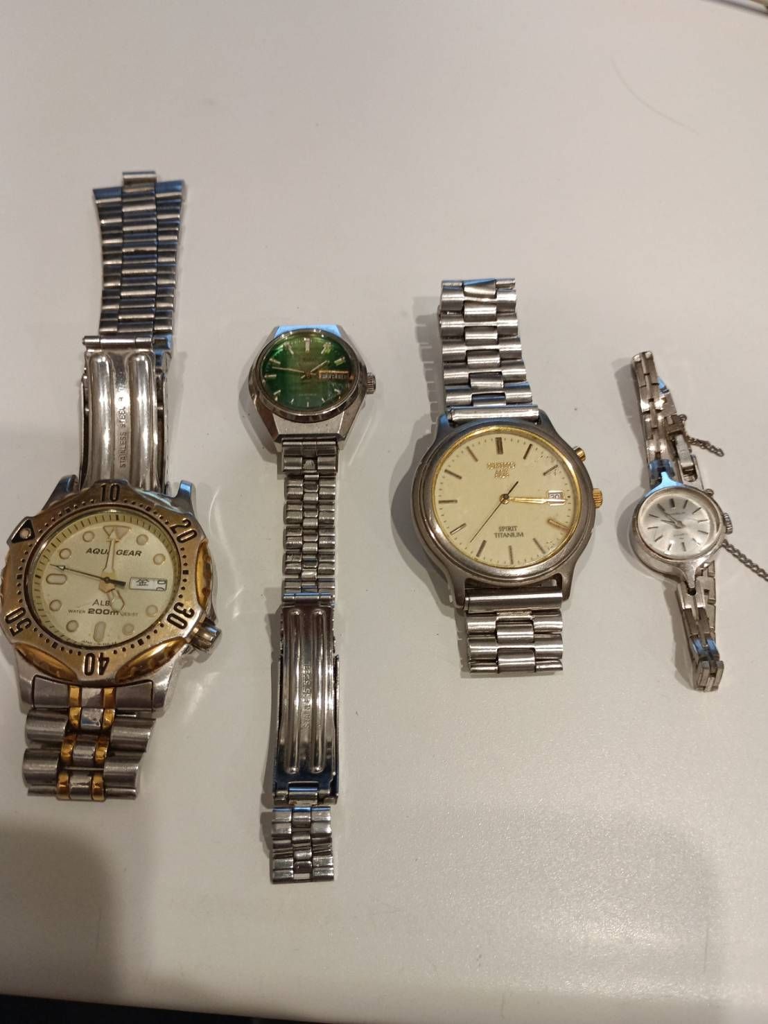 ジャンク時計のまとめ売りアルバ、セイコー、コンバース、レグノ1.6キロ ジャンク4本】SEIKO セイコー ALBA 腕時計 まとめ売り 部品取り 不動