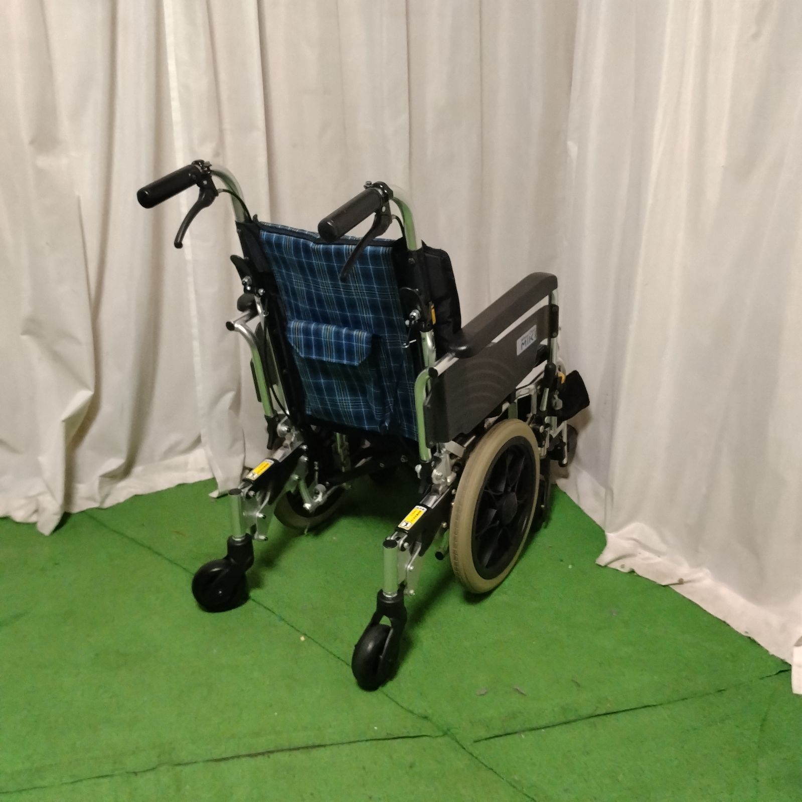 WC-13624)MiKi ミキ SKT-6 コンパクト ノーパンクタイヤ 低床 介助式