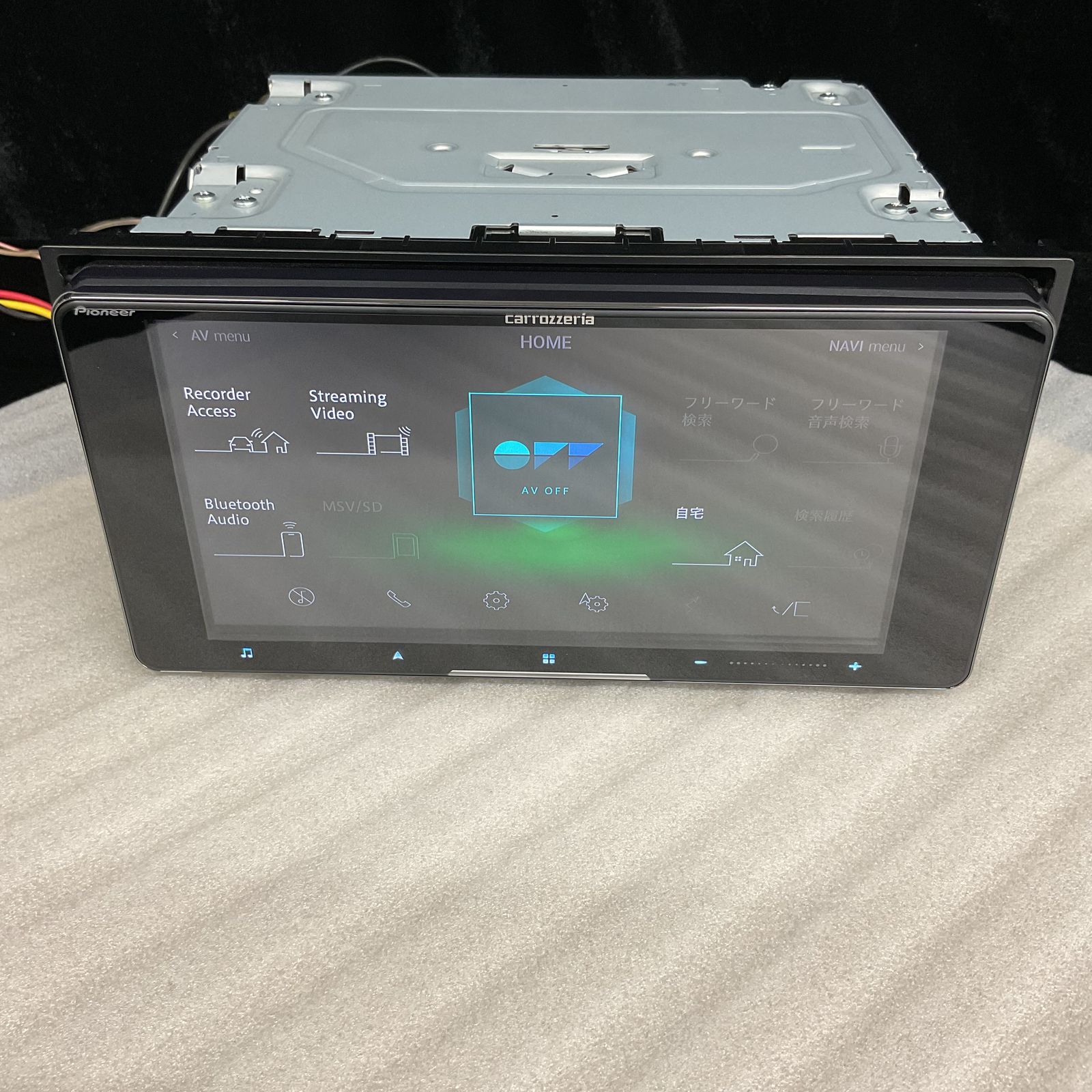 ☆新規入荷【展示品・動作確認済】カロッツェリア サイバーナビ AVIC