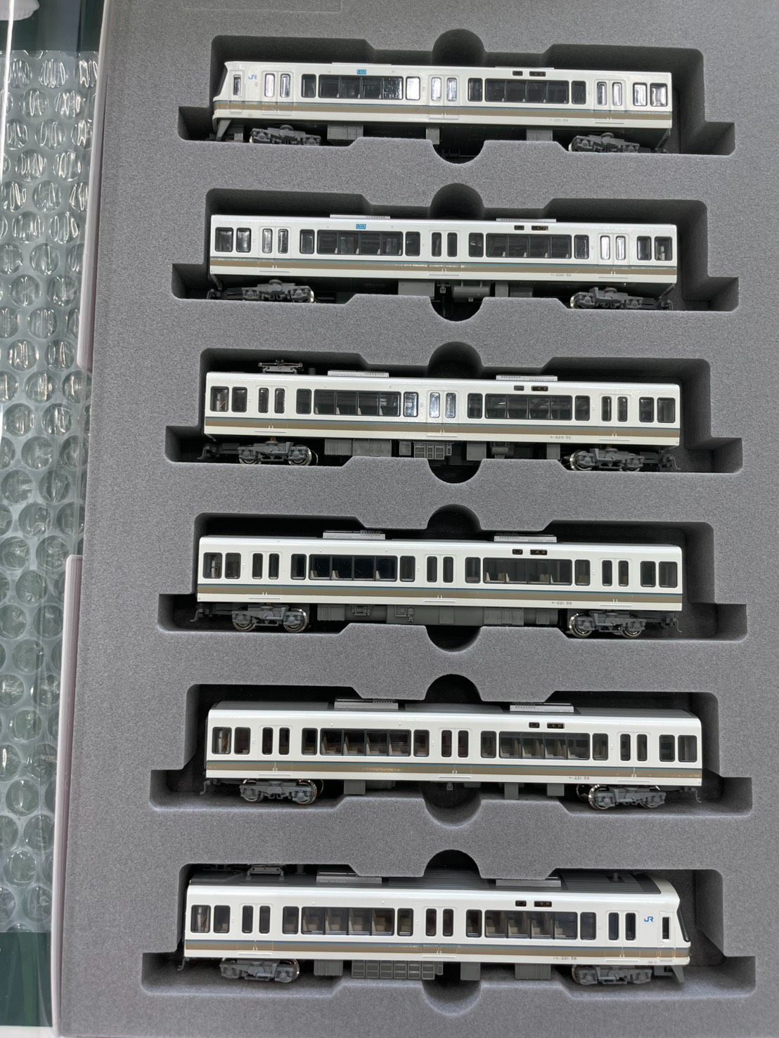 草】中古美品 KATO N-GAUGE 10-435 221系 4両基本セット + 2両 合計6両