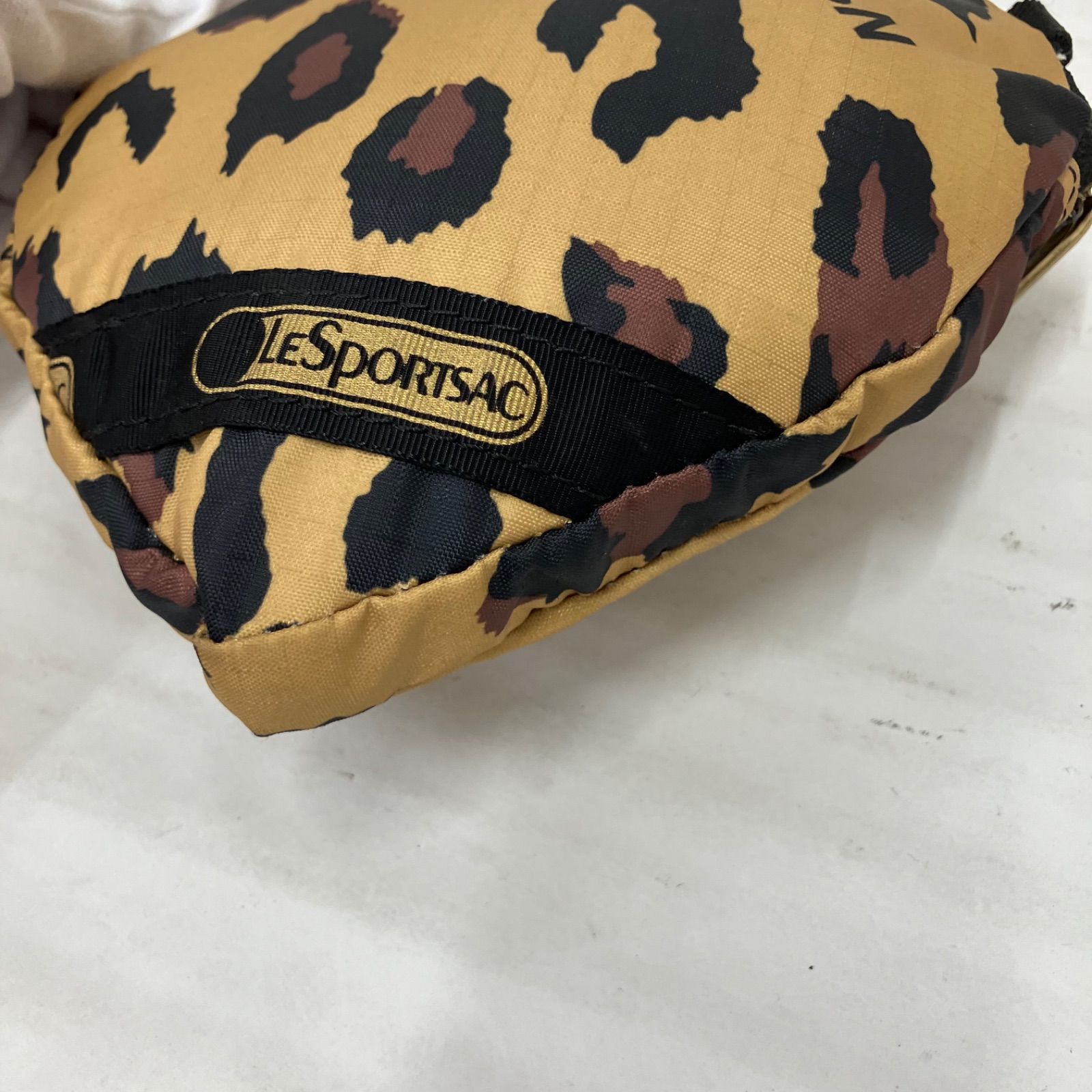 9659 LeSportsac レスポートサック ショルダーバッグ 斜め掛け ハート